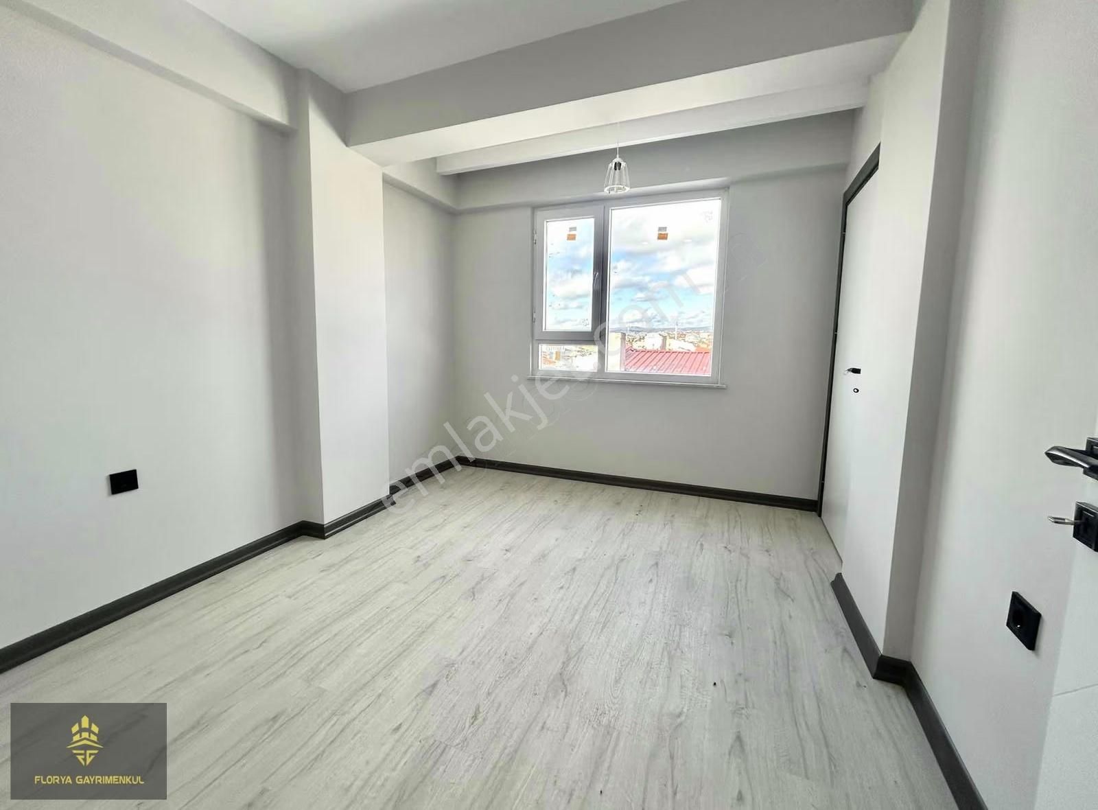 İsmet İnönü Cad. Ve Anadolu Üniv Yakını Sıfır Yüksek Kredili 3+1 - Görsel 8