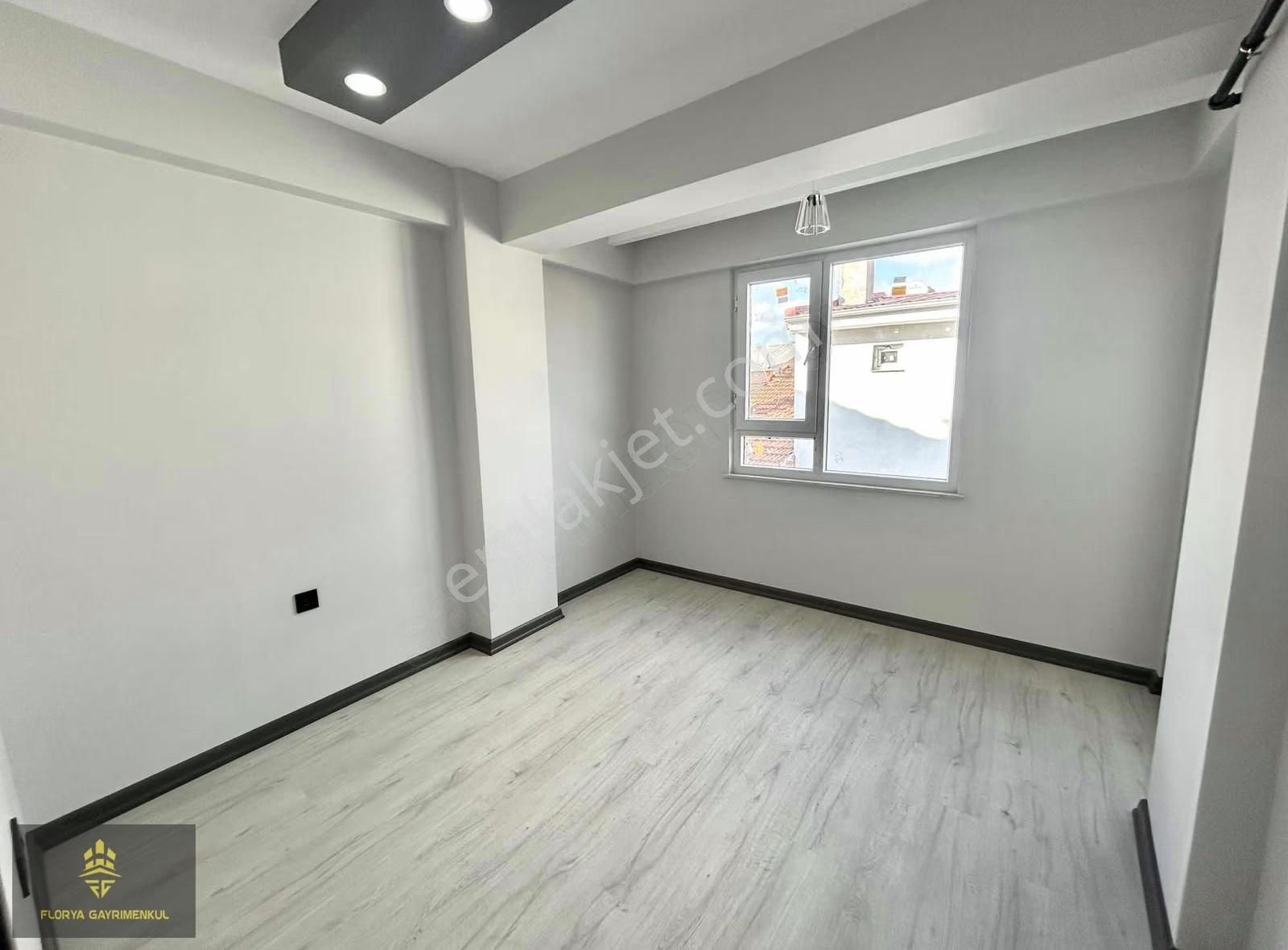 İsmet İnönü Cad. Ve Anadolu Üniv Yakını Sıfır Yüksek Kredili 3+1 - Görsel 16