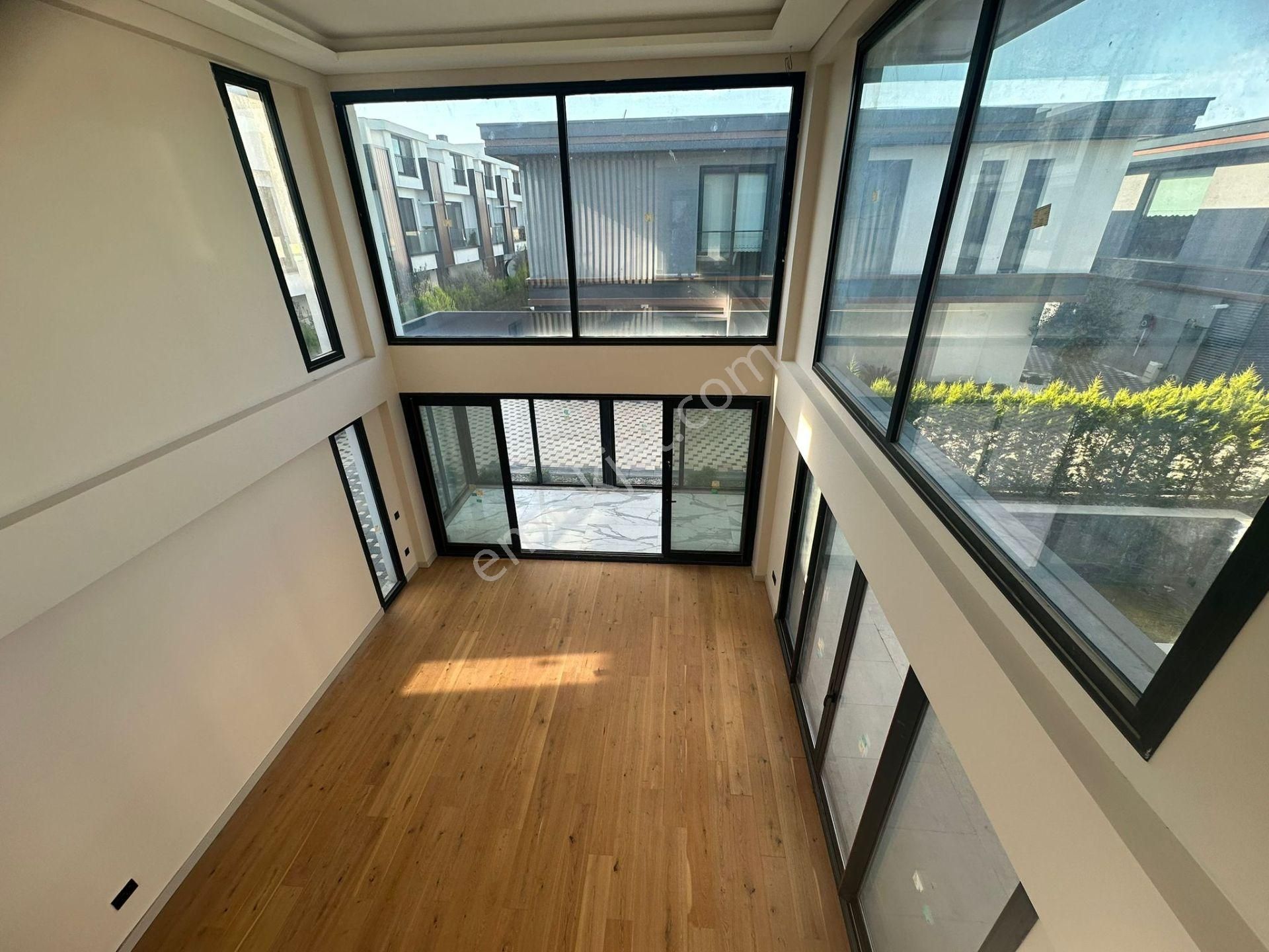 Sasalı'da Müstakil Havuzlu Otoparklı 220 M2 Satılık Villa - Görsel 32