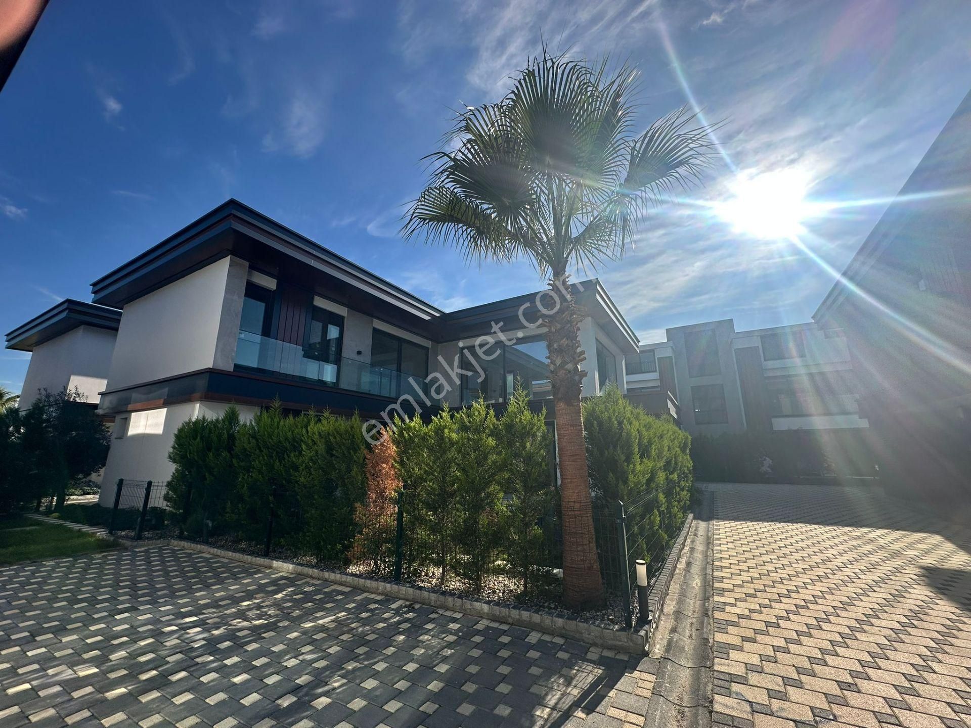 Sasalı'da Müstakil Havuzlu Otoparklı 220 M2 Satılık Villa - Görsel 3