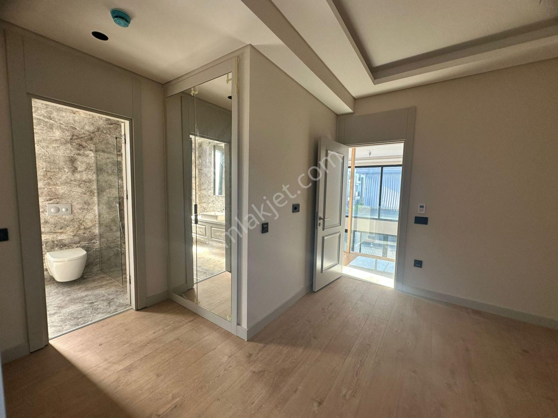 Sasalı'da Müstakil Havuzlu Otoparklı 220 M2 Satılık Villa - Görsel 24