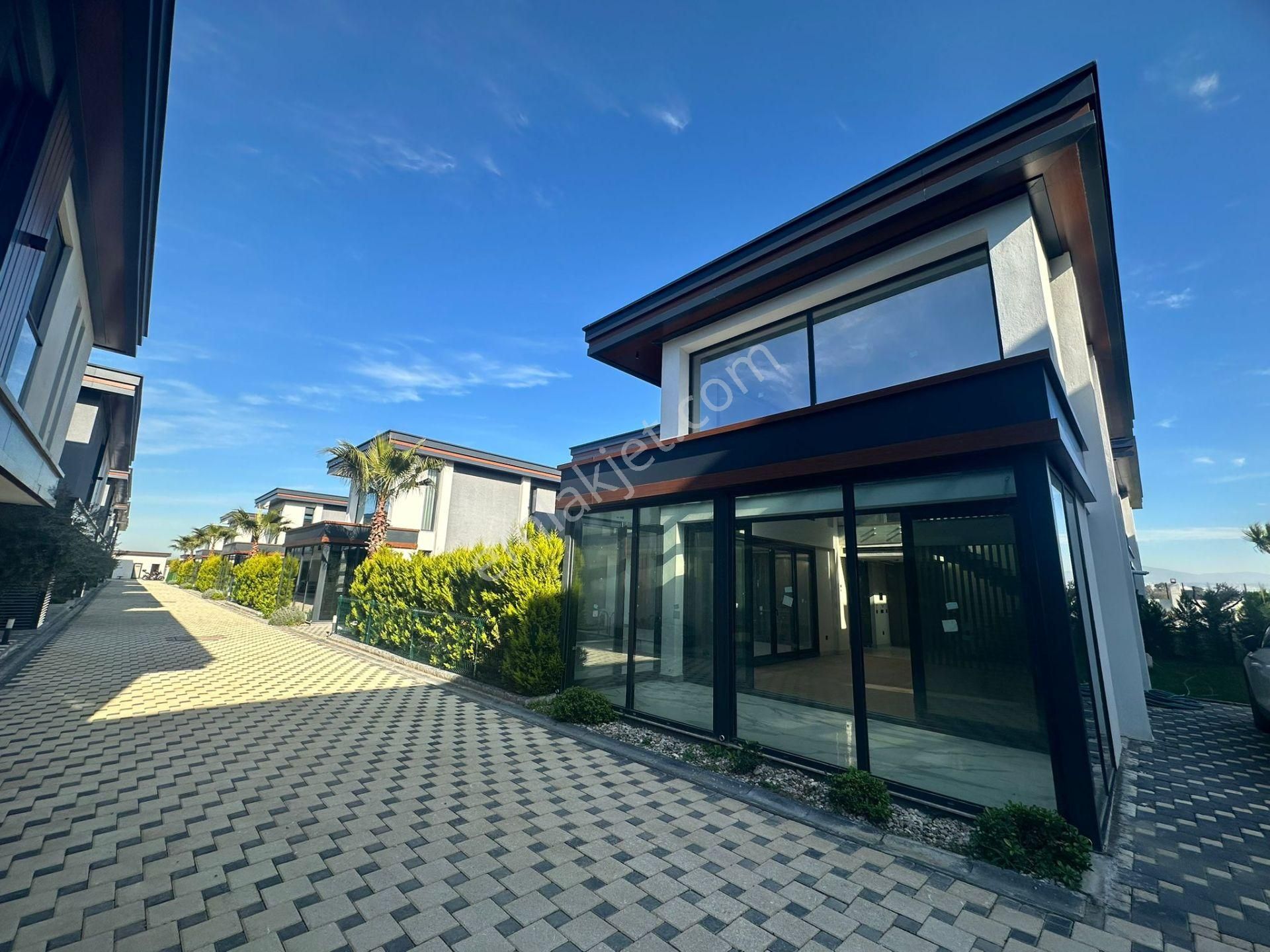 Sasalı'da Müstakil Havuzlu Otoparklı 220 M2 Satılık Villa - Görsel 4