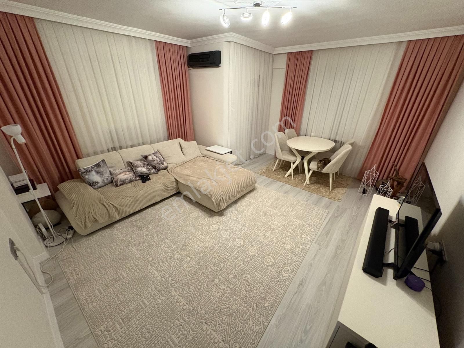 Lidya Emlak'tan 2+1 90m2 Asansörlü Merkezi Konumda Satılık Daire