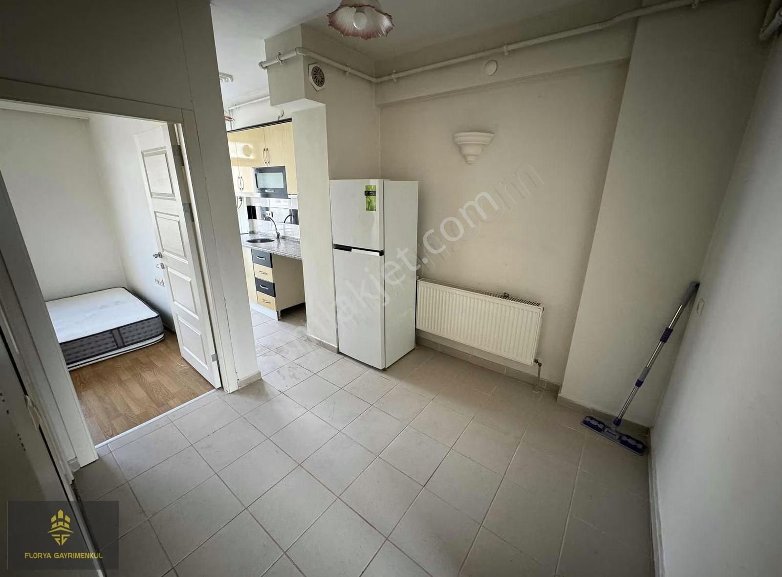 Espark Yakını Ayrı Mutfaklı Geniş 2+0 Ara Kat Daire