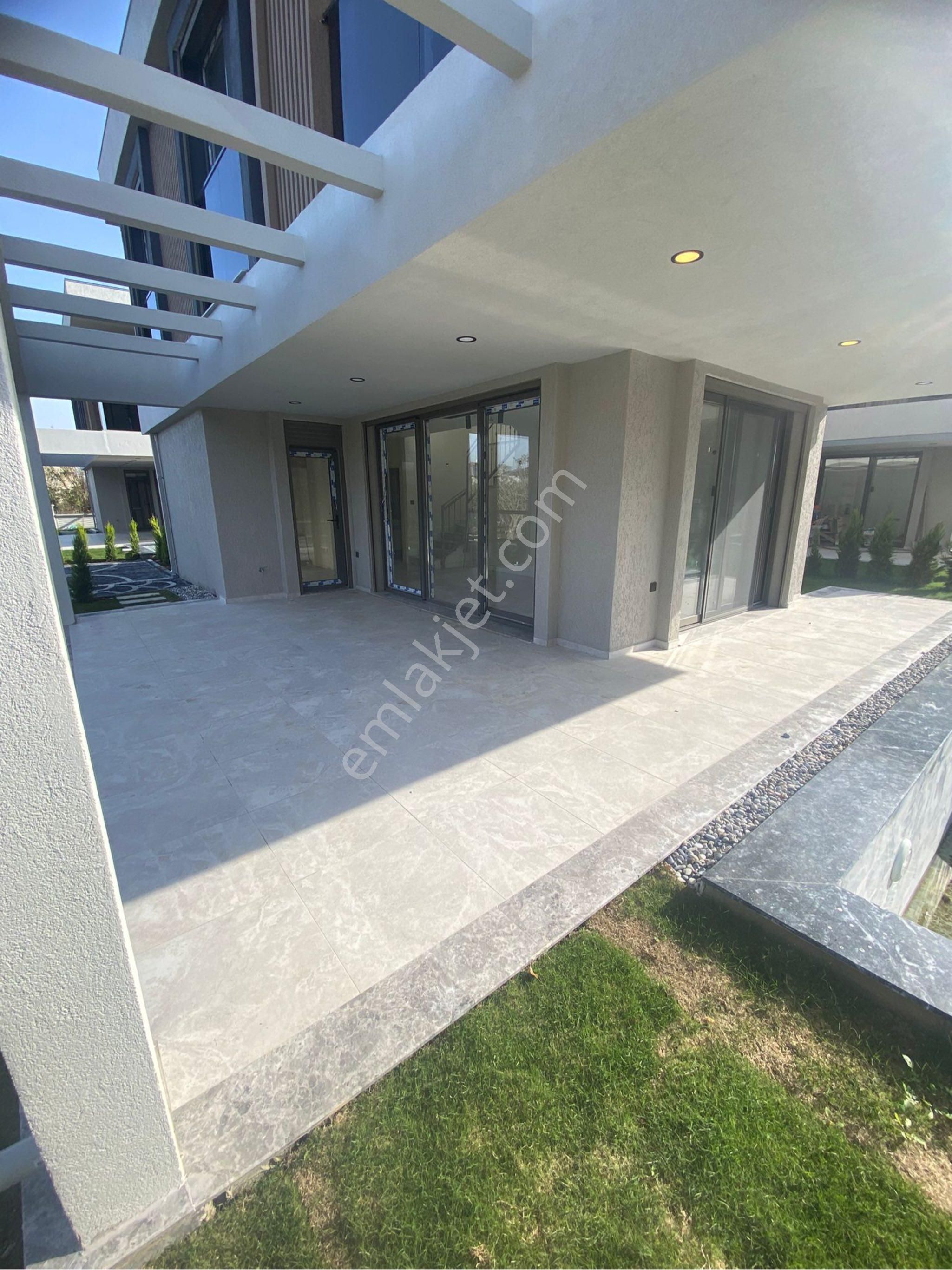 Güzelçamlı'da Tek Müstakil Özel Havuzlu 3+1 Satılık Villa - Görsel 19