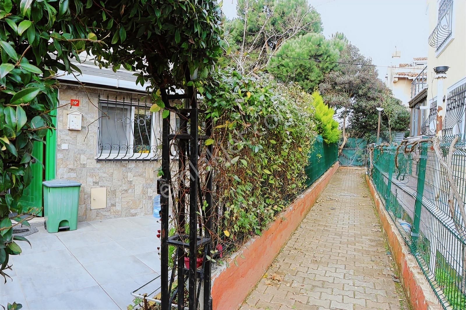 Beylikdüzü Gürpınar'da Deniz Gören Villalarında Satılık Köşe - Görsel 15