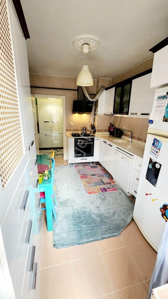 Karapürçek Karakol Yakını 3 Balkonlu Masrafsız Daire - Görsel 13