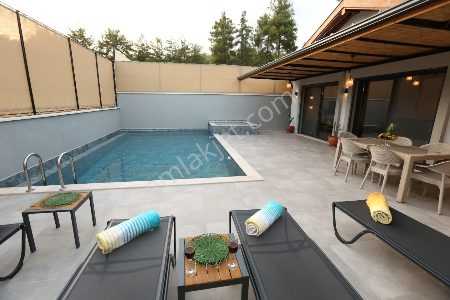 Stoptan Karagedikte Müstakil Havuzlu 2+1 Villa - Görsel 27