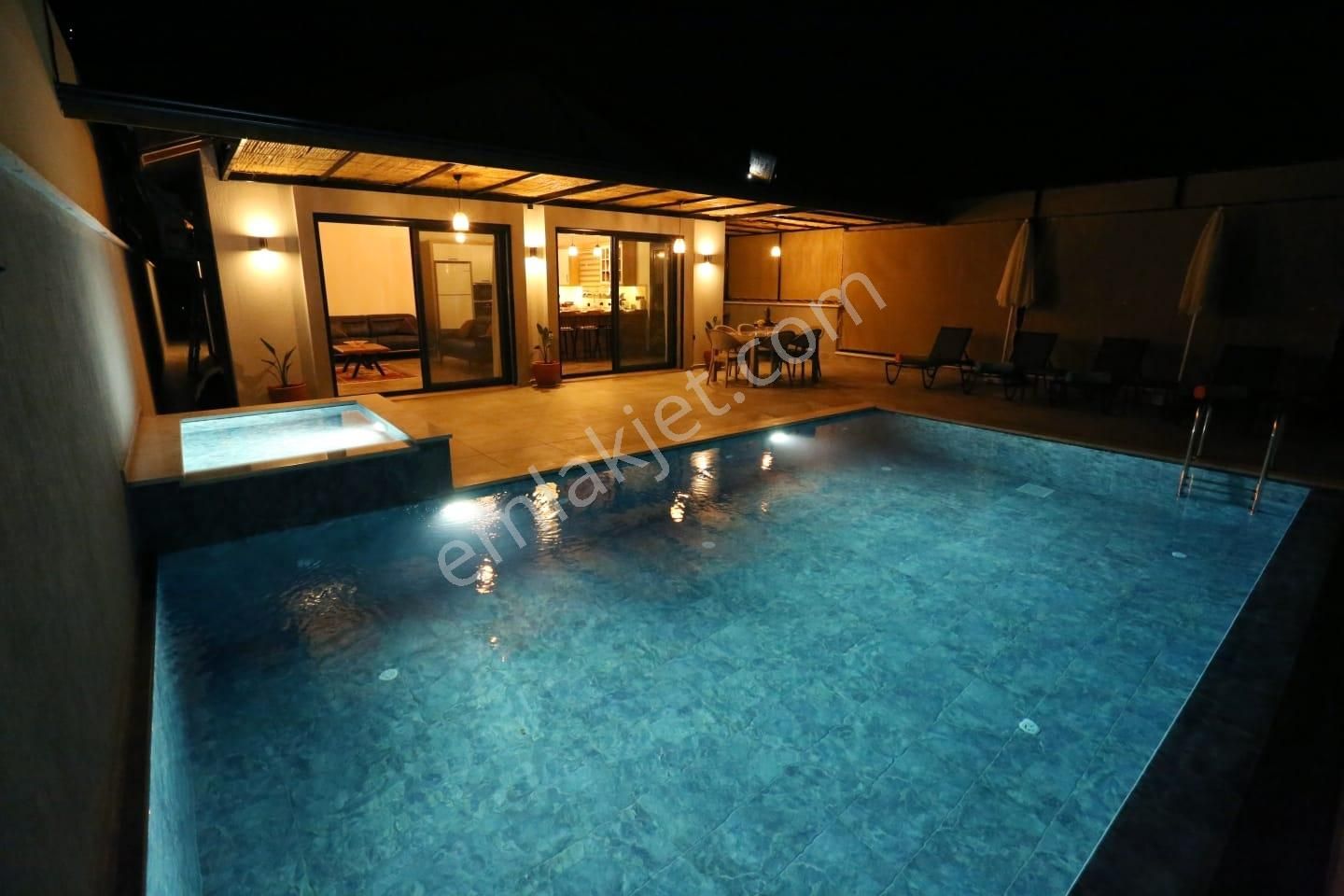 Stoptan Karagedikte Müstakil Havuzlu 2+1 Villa - Görsel 10