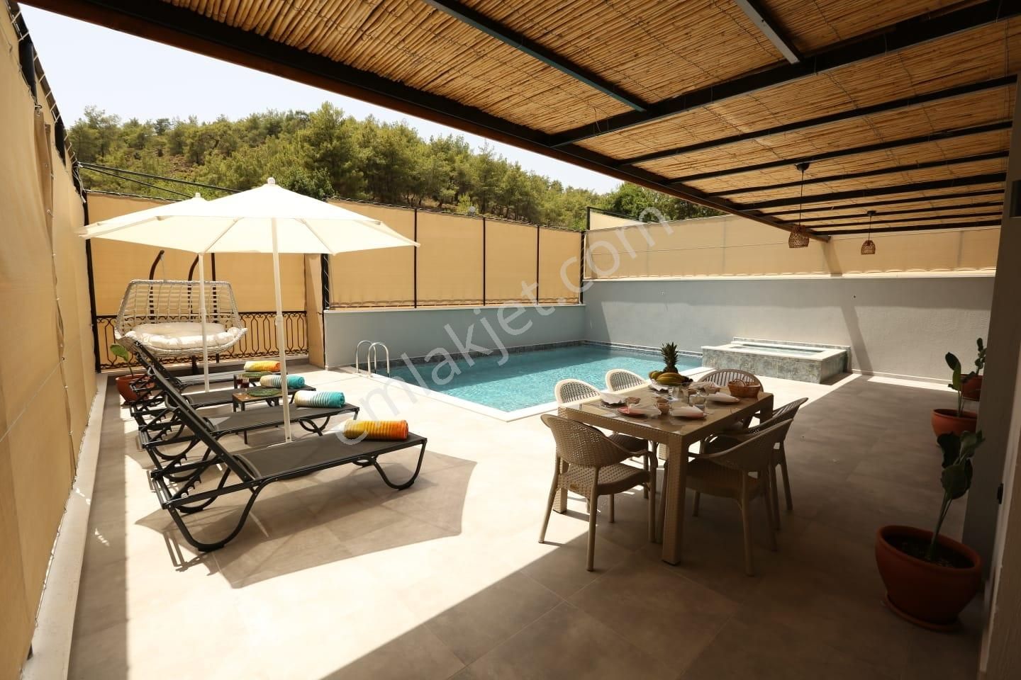 Stoptan Karagedikte Müstakil Havuzlu 2+1 Villa - Görsel 12