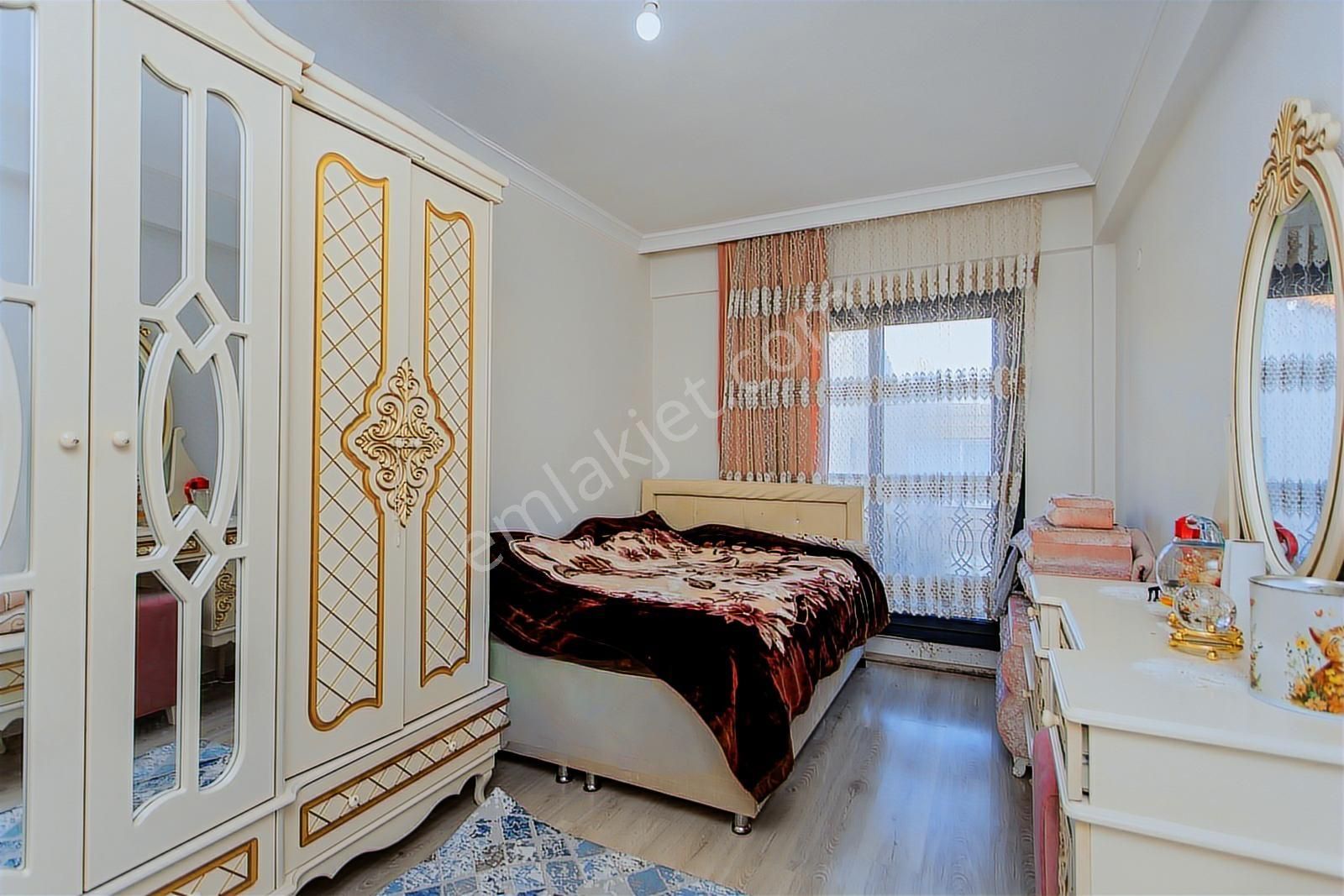 Foça Hacıveli Mah. Satılık 2+1 Kapalı Mutfak Daire - Görsel 3