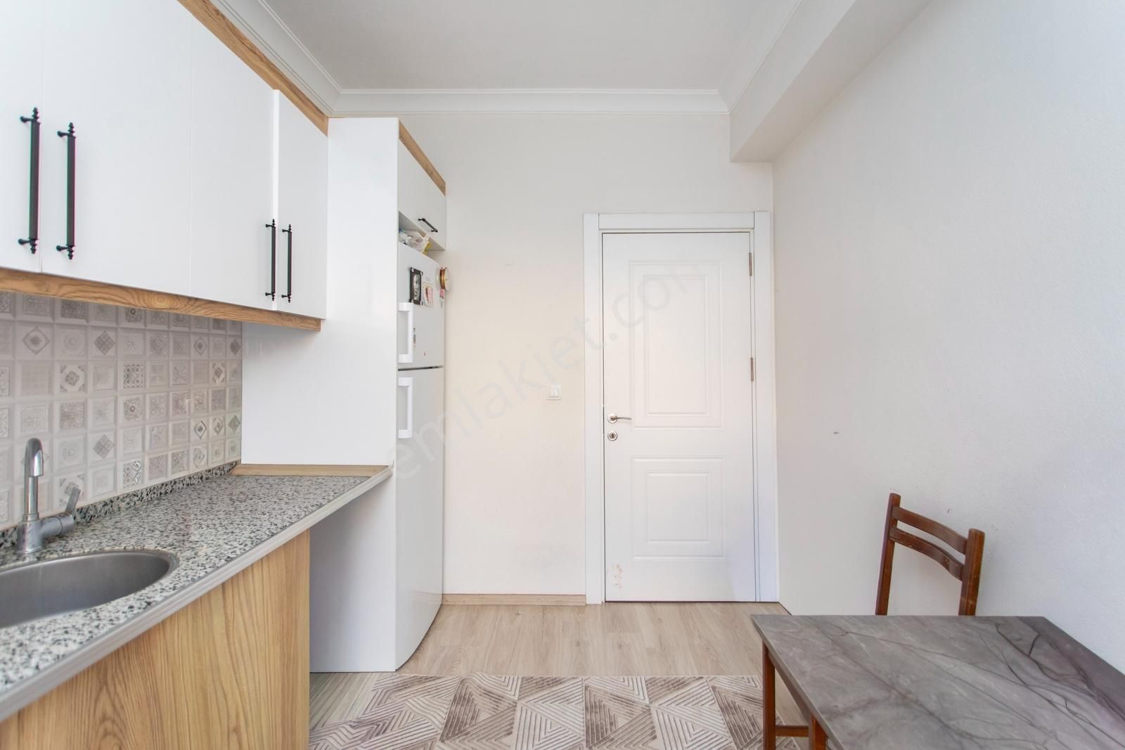 Foça Hacıveli Mah. Satılık 2+1 Kapalı Mutfak Daire - Görsel 2