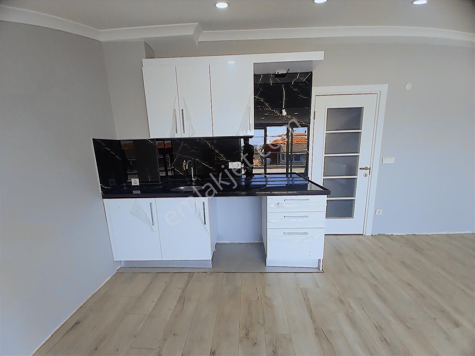 Aktaş'tan İcadiye'de Asansörlü 4+1 İskanlı Sıfır Dublex Daire - Görsel 18