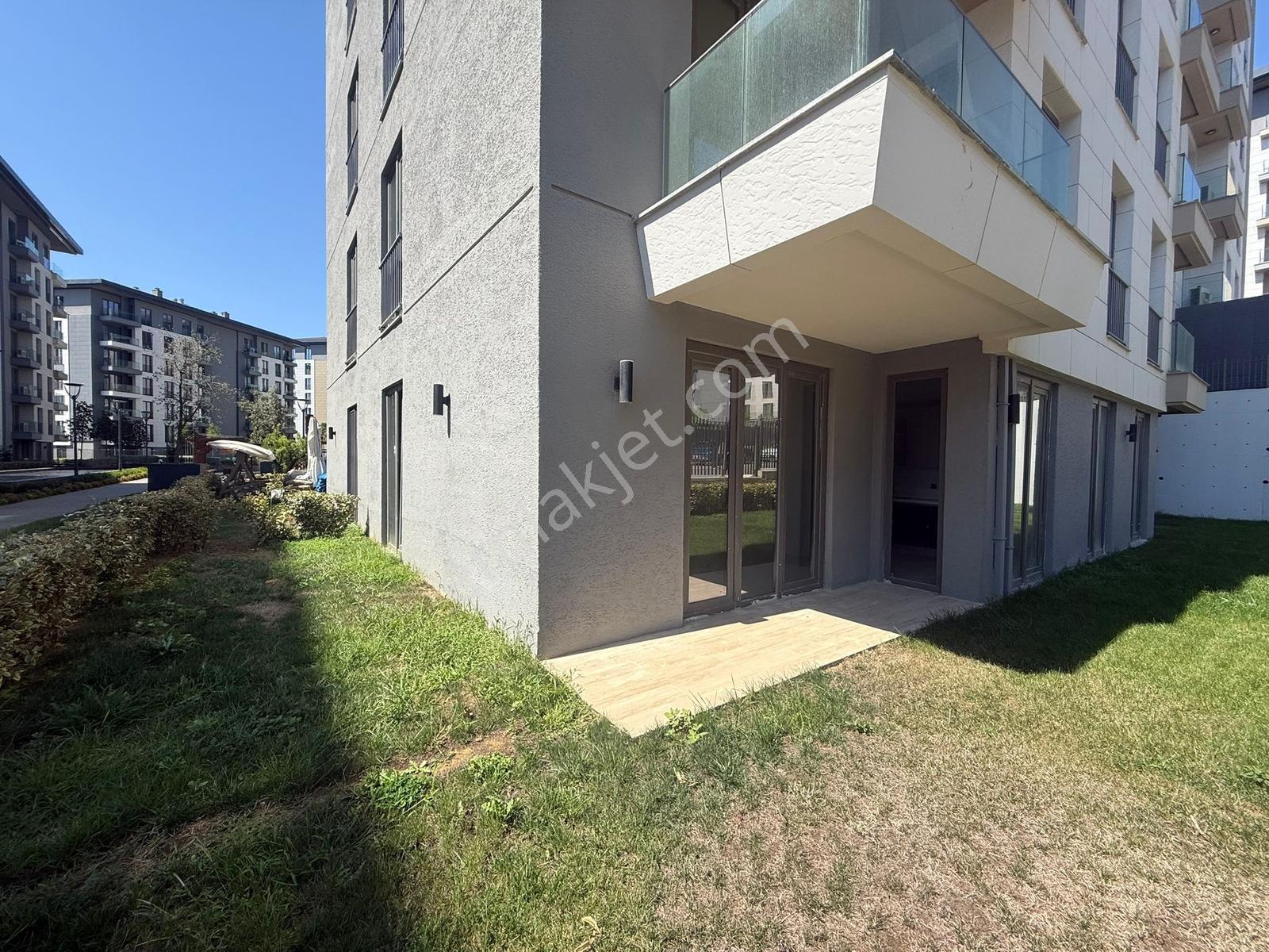 Çınarköy Evleri Geniş Bahçeli Köşe Tip Kiralık 3+1 Daire - Görsel 19