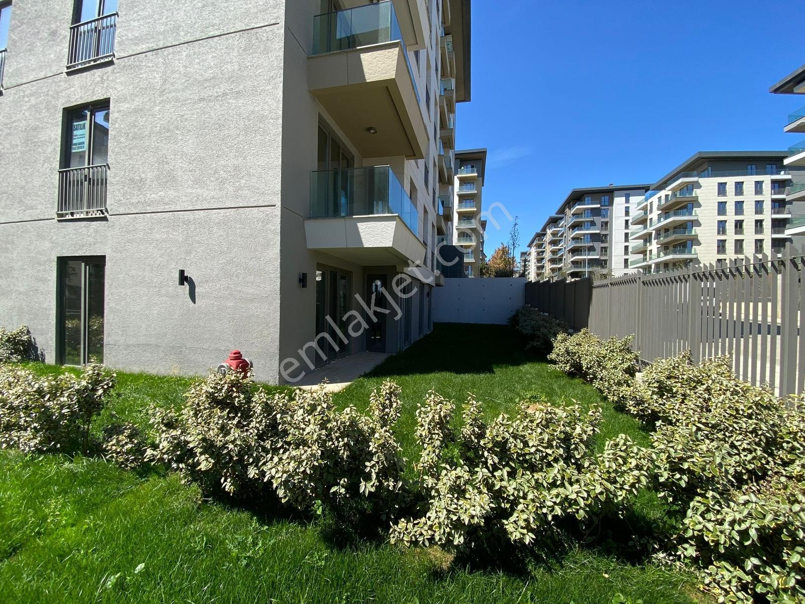 Çınarköy Evleri Geniş Bahçeli Köşe Tip Kiralık 3+1 Daire - Görsel 2