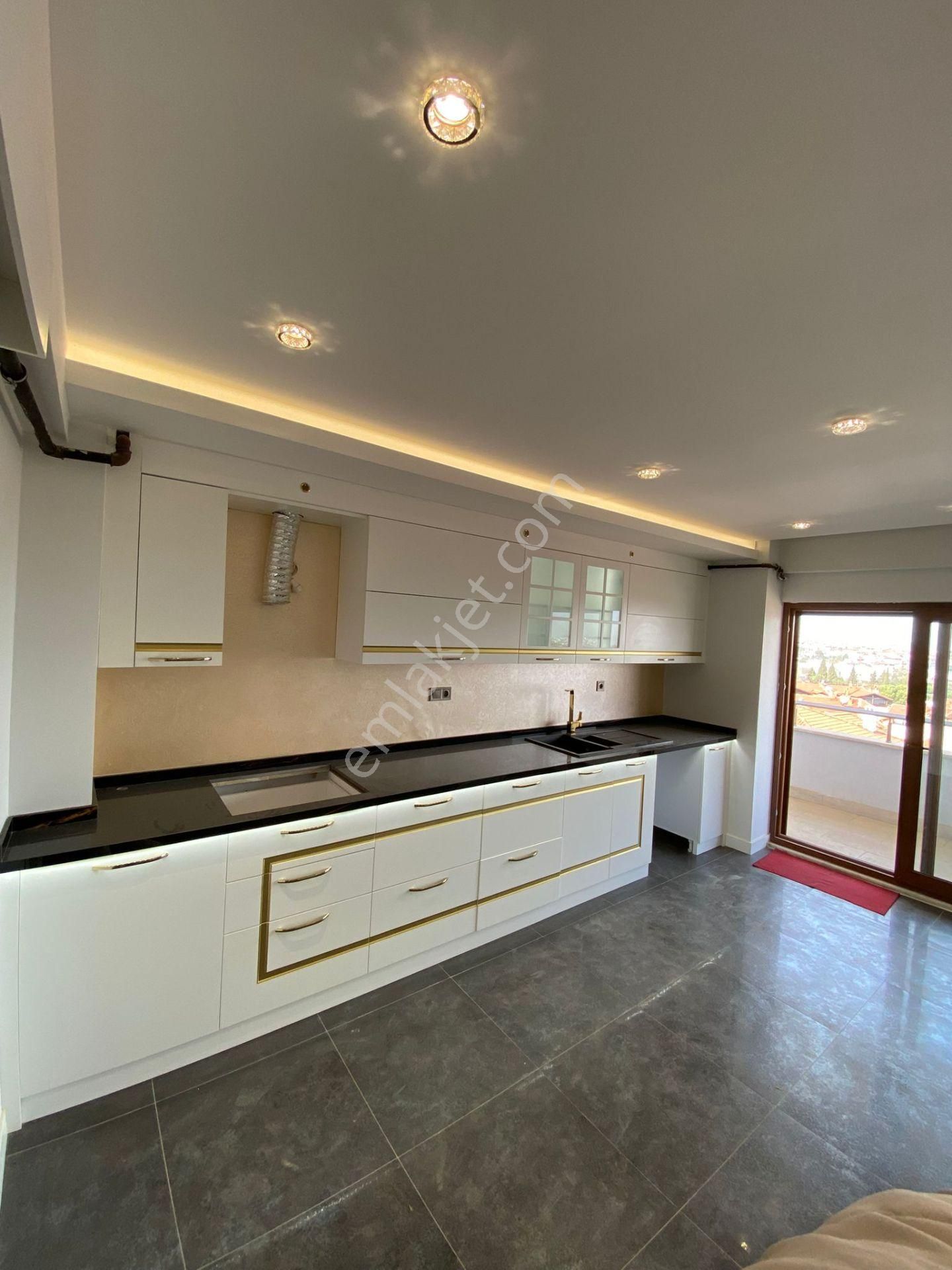 Yenişehir Mahallesi’nde 300 M² | 5+1 Dubleks | Eşsiz Şehir Manzaralı