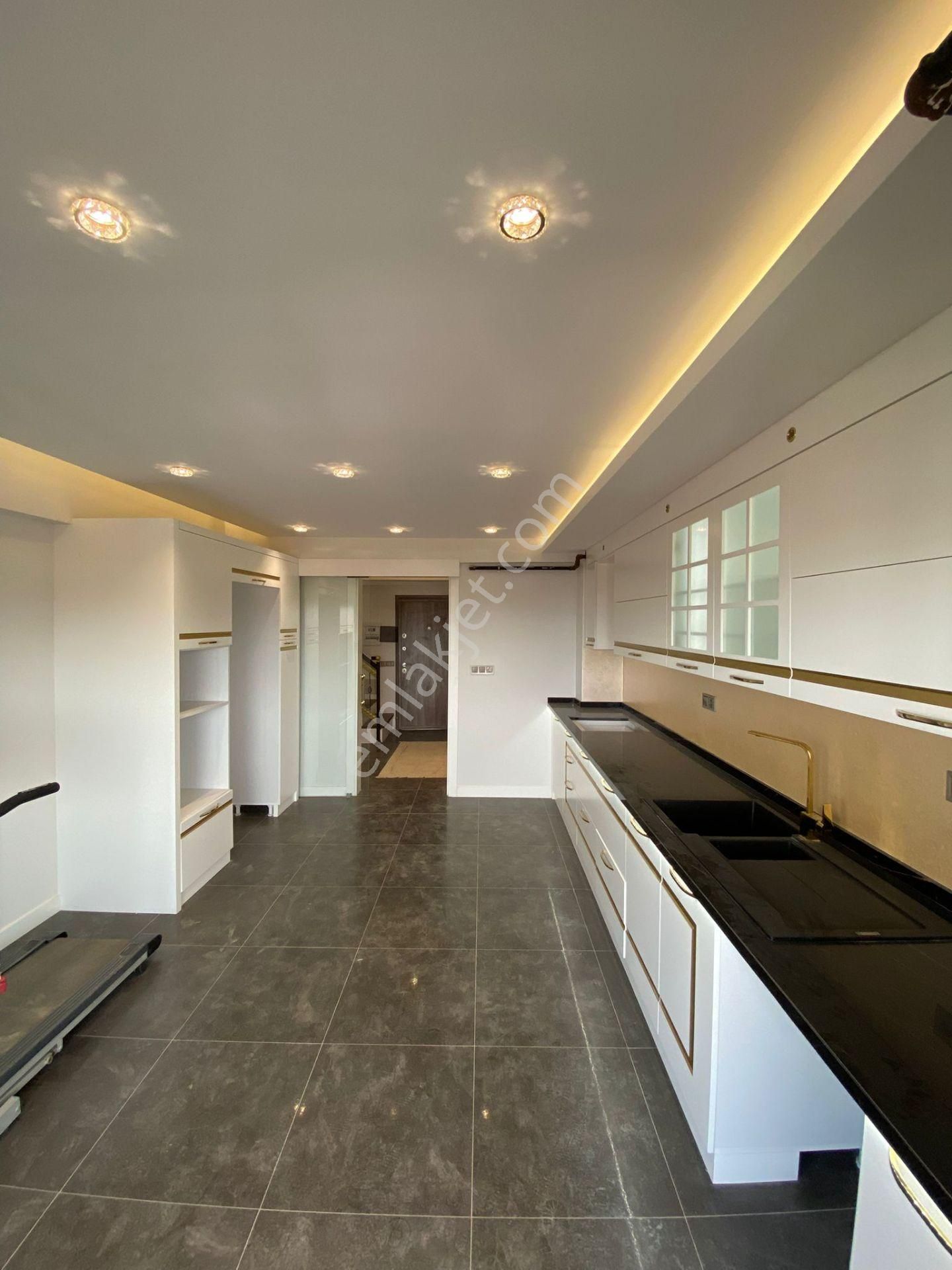 Yenişehir Mahallesi’nde 300 M² | 5+1 Dubleks | Eşsiz Şehir Manzaralı - Görsel 2
