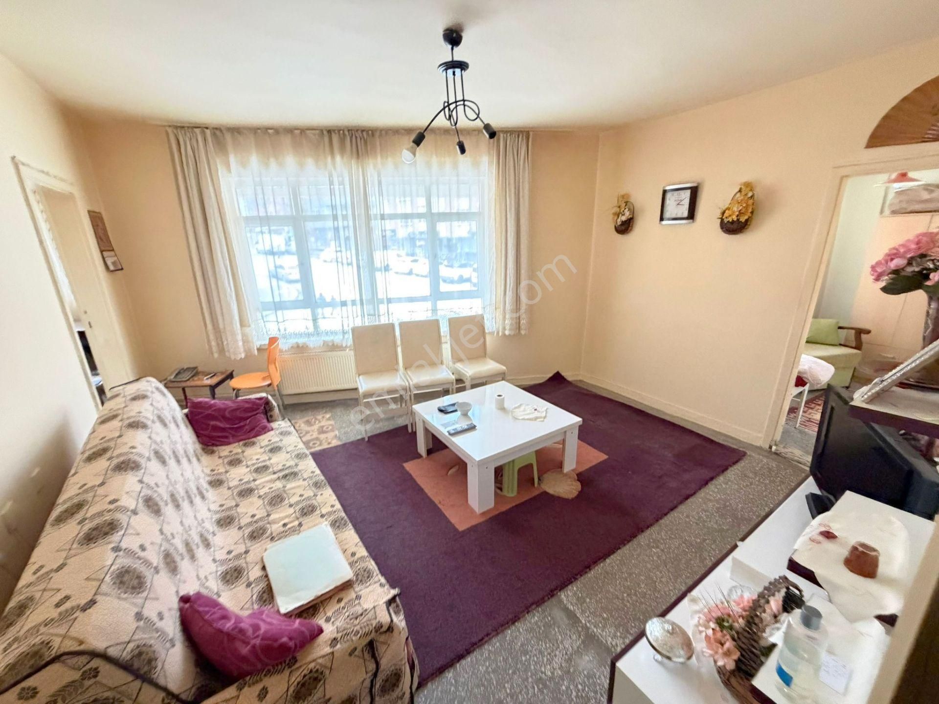 Şafak'tan Danışment Göbek Yakını 3+1 Ön Cephe 1. Kat Fırsat!