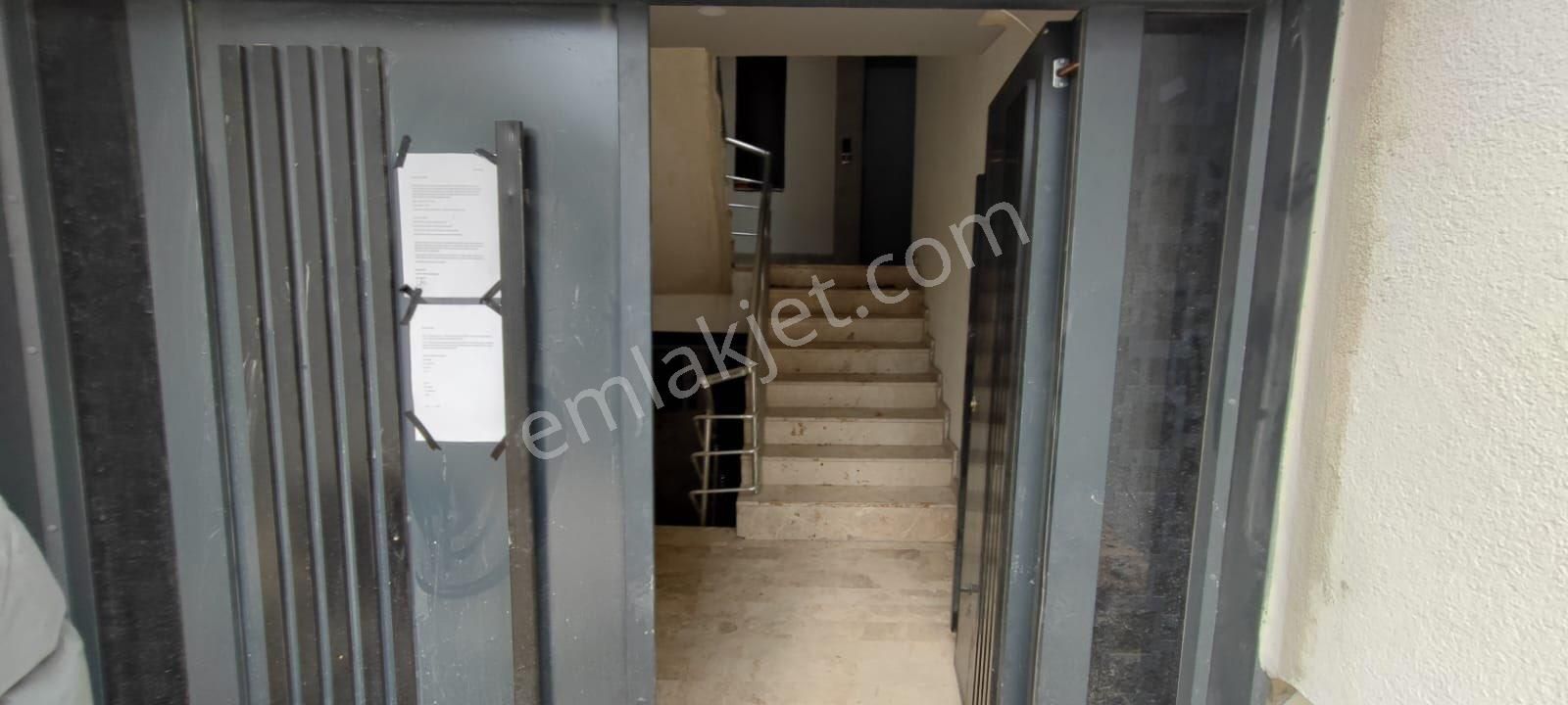 Kuşadası Uydukent’te Ara Kat Daire Satılık - Görsel 3