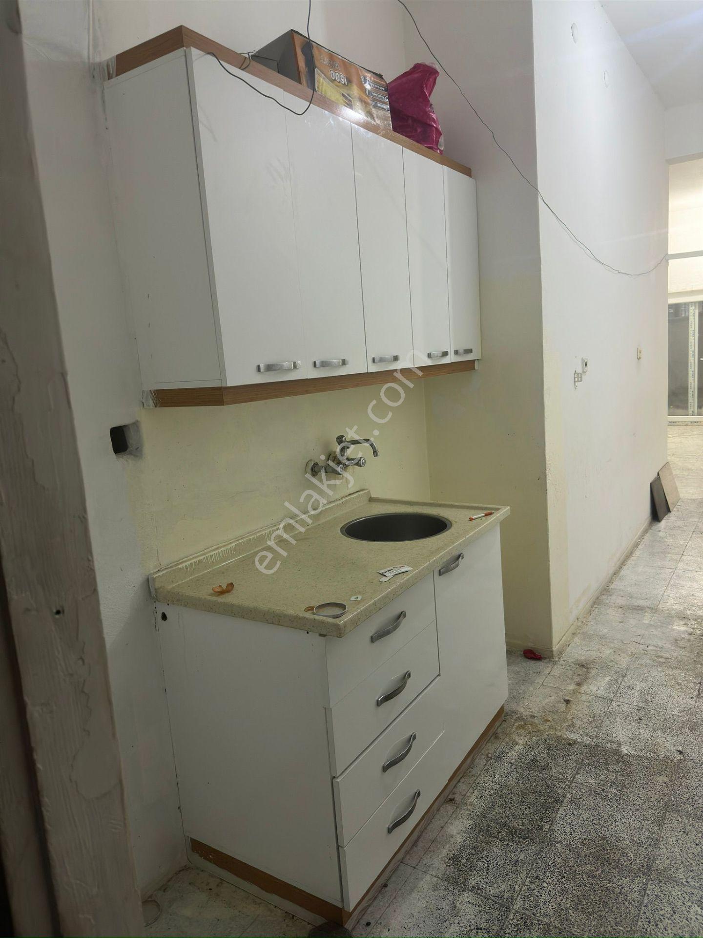 Balçova Eğitim Mahallesinde Ana Cadde Üzeri Satlık 1+1 Dükkan - Görsel 6