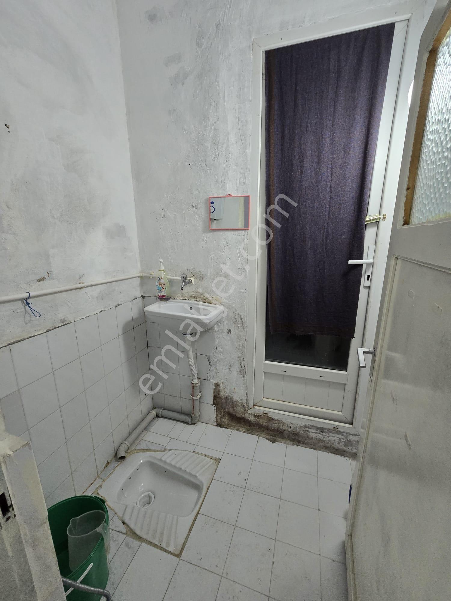 Balçova Eğitim Mahallesinde Ana Cadde Üzeri Satlık 1+1 Dükkan - Görsel 14