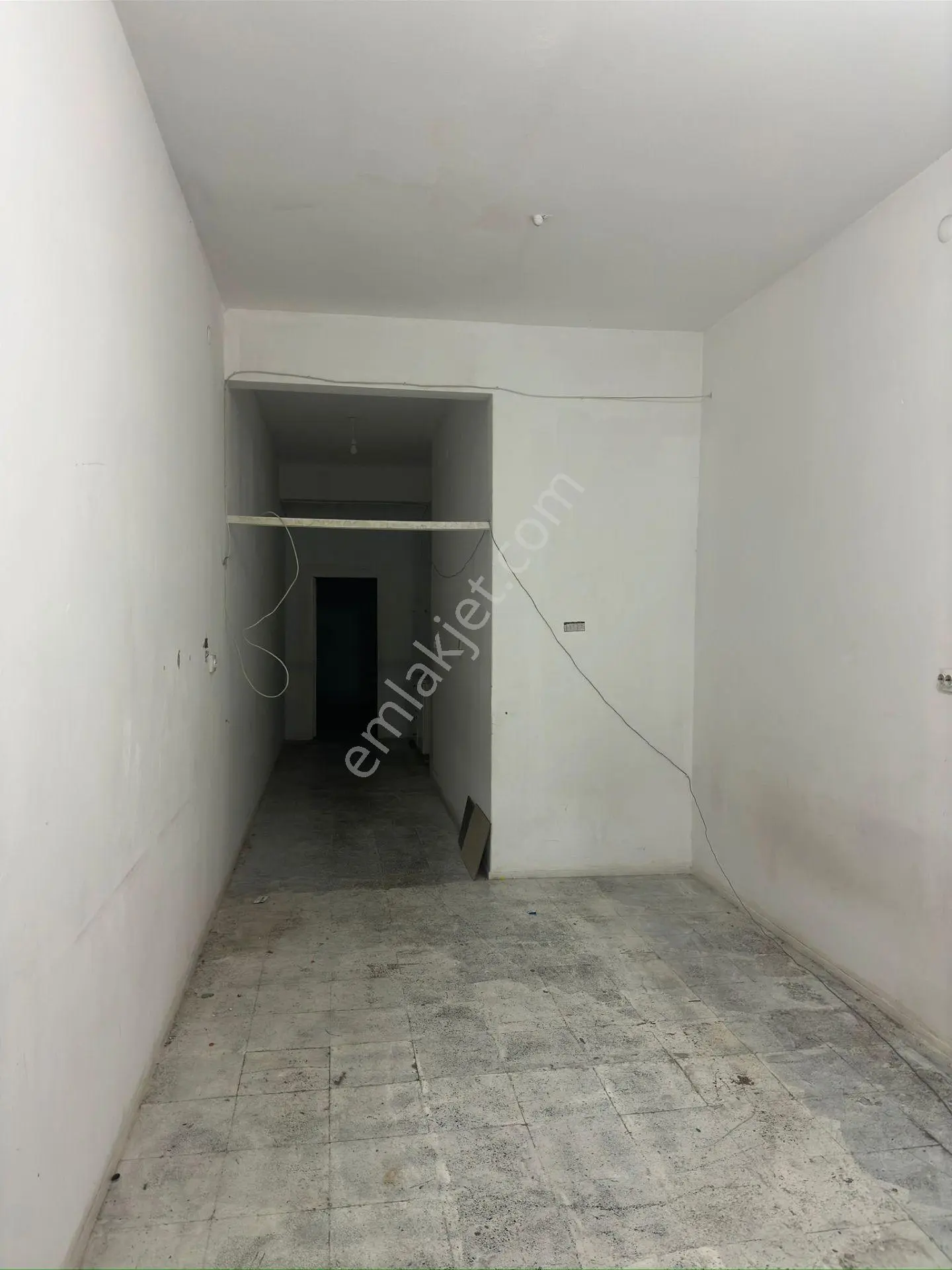 Balçova Eğitim Mahallesinde Ana Cadde Üzeri Satlık 1+1 Dükkan - Görsel 3