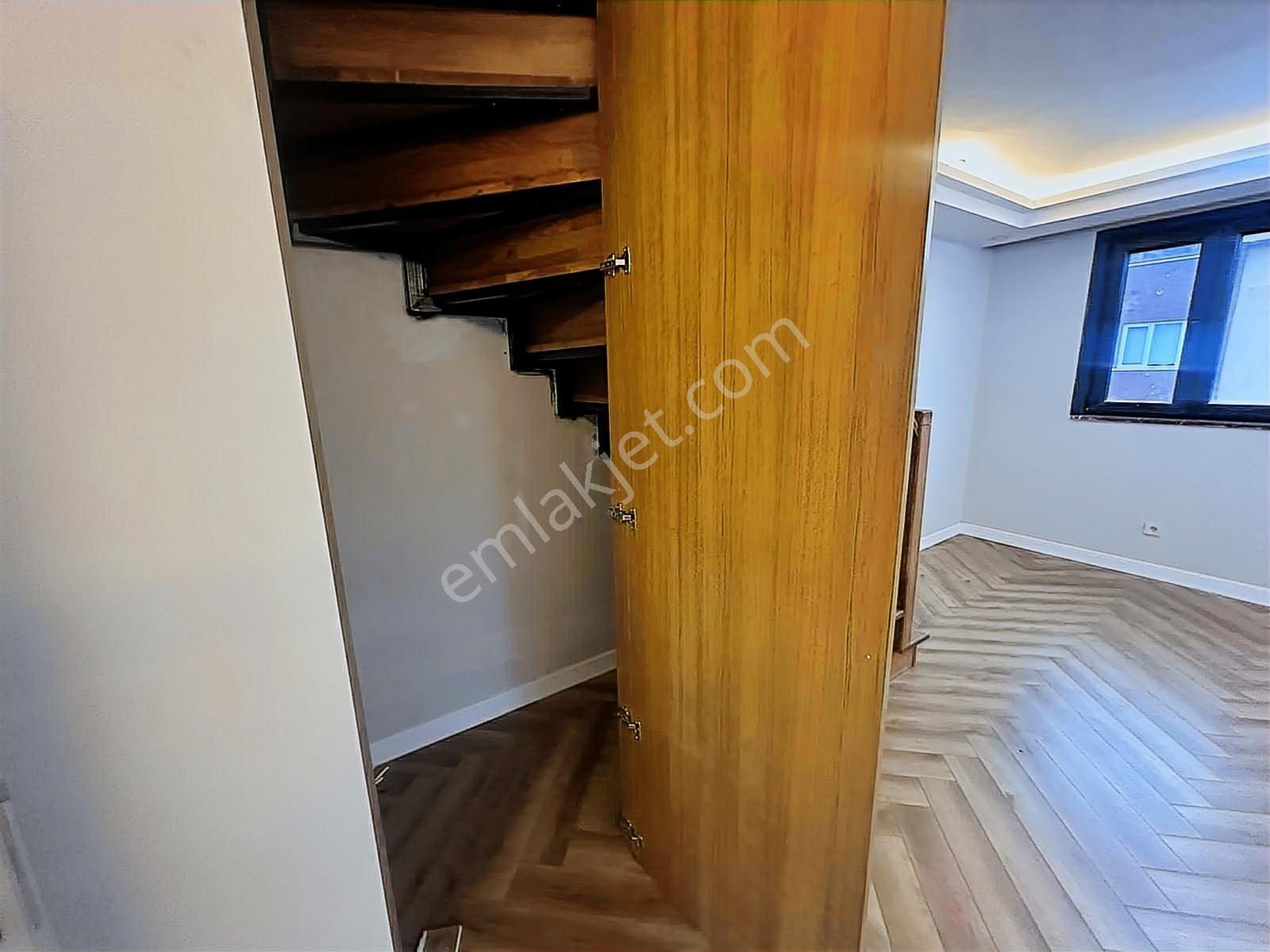 Ümraniye Namık Kemal 4+1 185 M2 Kaliteli İşçilik Satılık Dubleks - Görsel 16