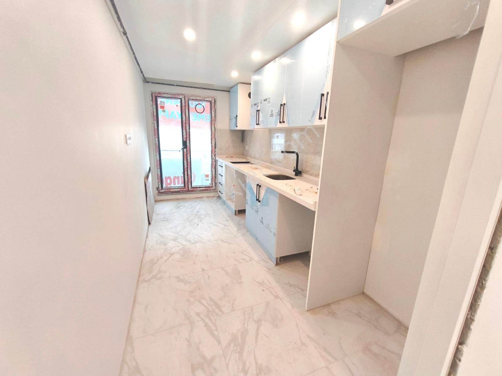 Tramvaya Yakın Sıfır Binada 4+2 Odalı Dubleks Satılık Daire