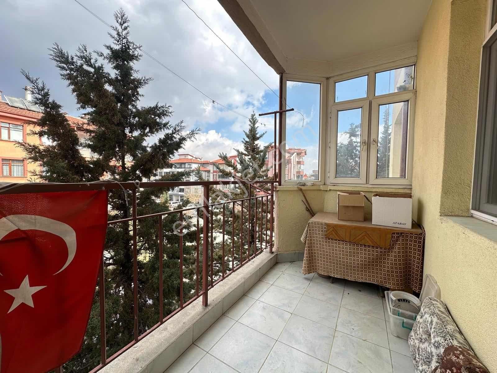 Bedir Mahallesinde Merkezi Konumda 3+1 Ara Kat Daire - Görsel 3