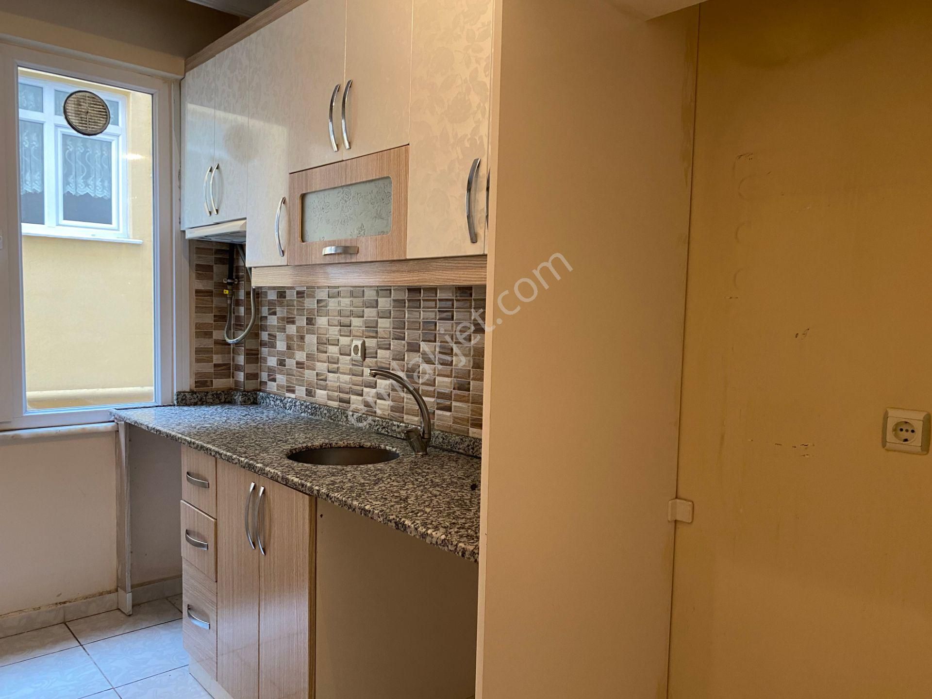 Avrupa Emlak Tan Esenler Tuna Mh 70m² 1+1 1.normal Kat,13 Yıllık,bahçeye Cephe(sabit Gelirliyek) - Görsel 4