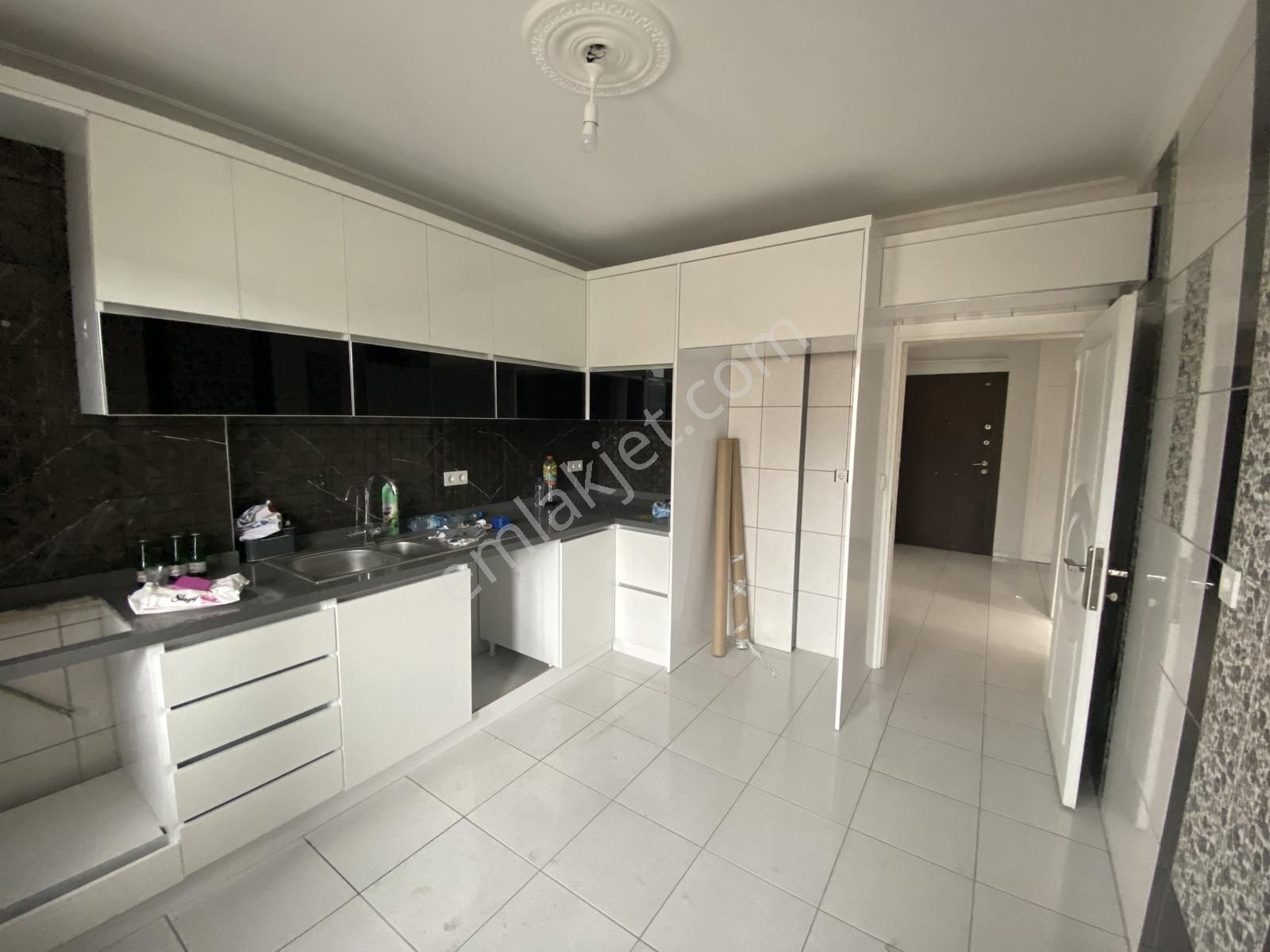 Yalova Altınovada Geniş Ve Kullanışlı 3+1 Arakat Kiralık Daire - Görsel 3