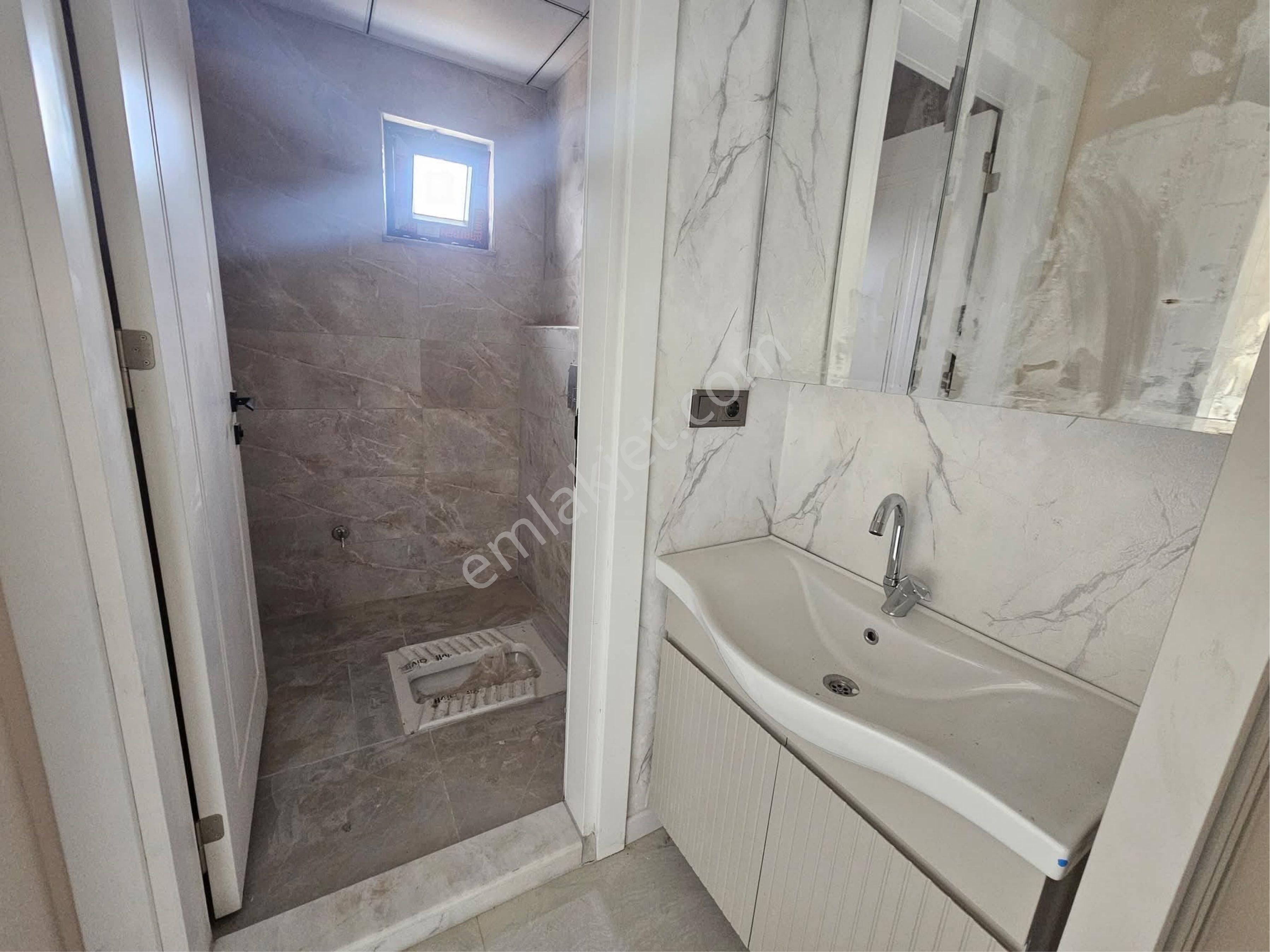 Tavas Merkezde Yerden Isıtmalı Çift Balkonlu Geniş Sıfır Daire