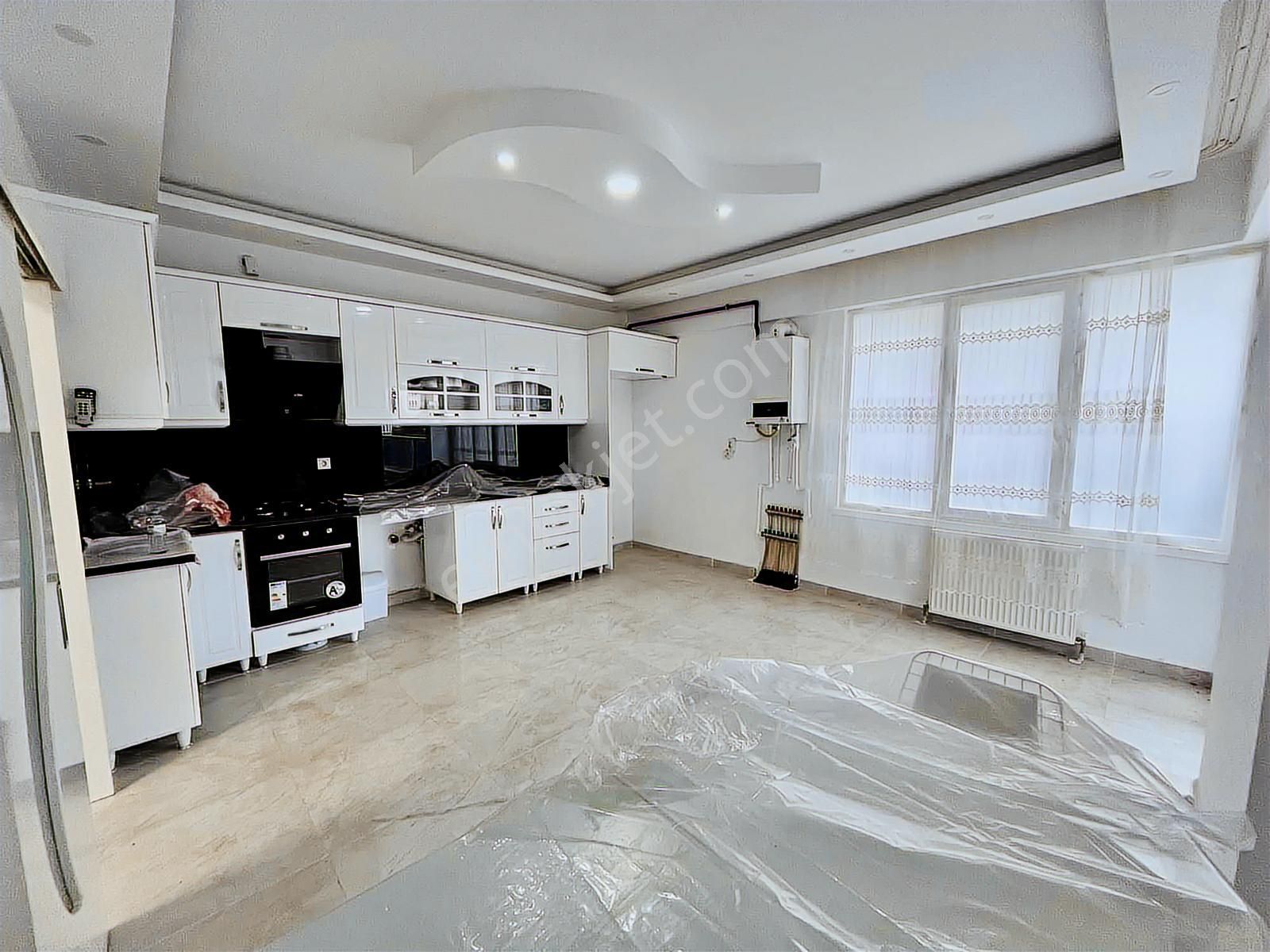 Avantaj'dan Kıbrısköy'de Cadde Üzeri Ultra Geniş Full Yapılı 3+1 - Görsel 18