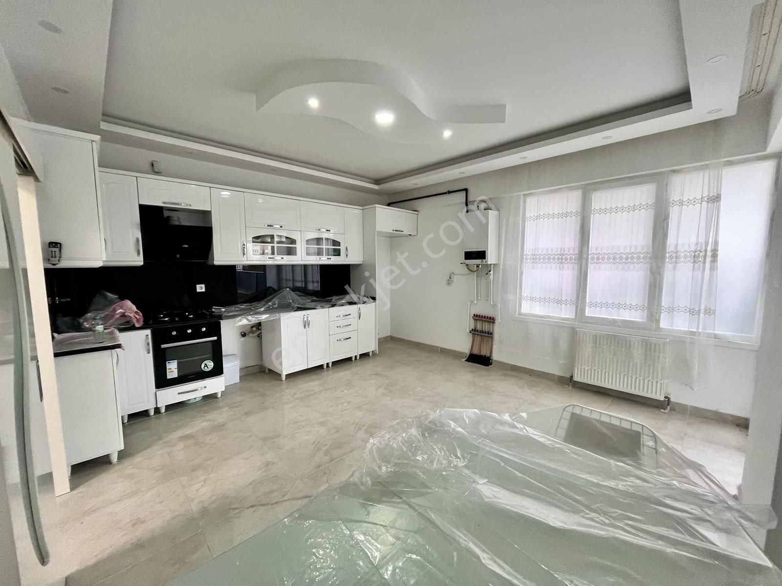 Avantaj'dan Kıbrısköy'de Cadde Üzeri Ultra Geniş Full Yapılı 3+1 - Görsel 17