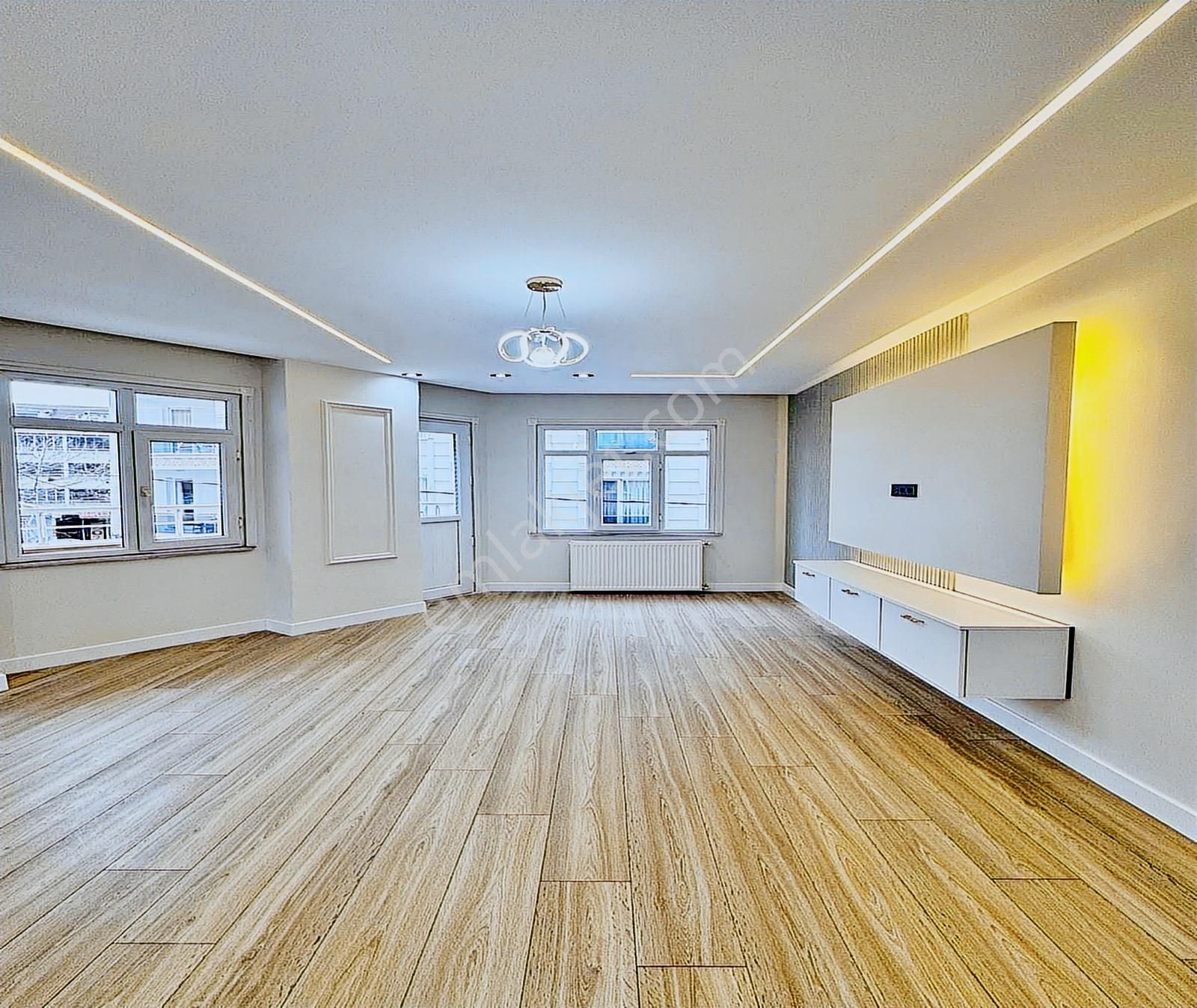 Kıraç Hürriyet Mah. 2+1 Kat.1 Çift Balkonlu Daire 3.310.000tl