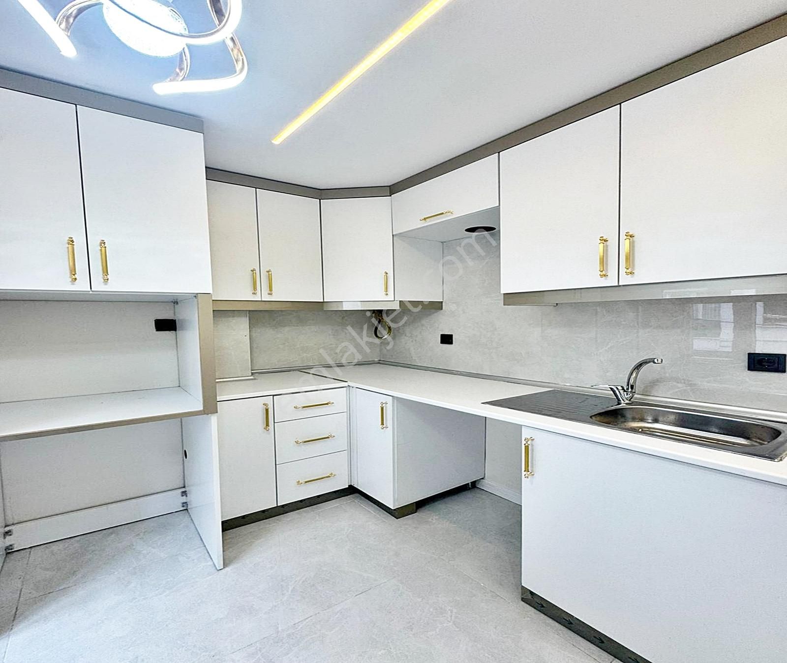 Kıraç Hürriyet Mah. 2+1 Kat.1 Çift Balkonlu Daire 3.310.000tl - Görsel 10