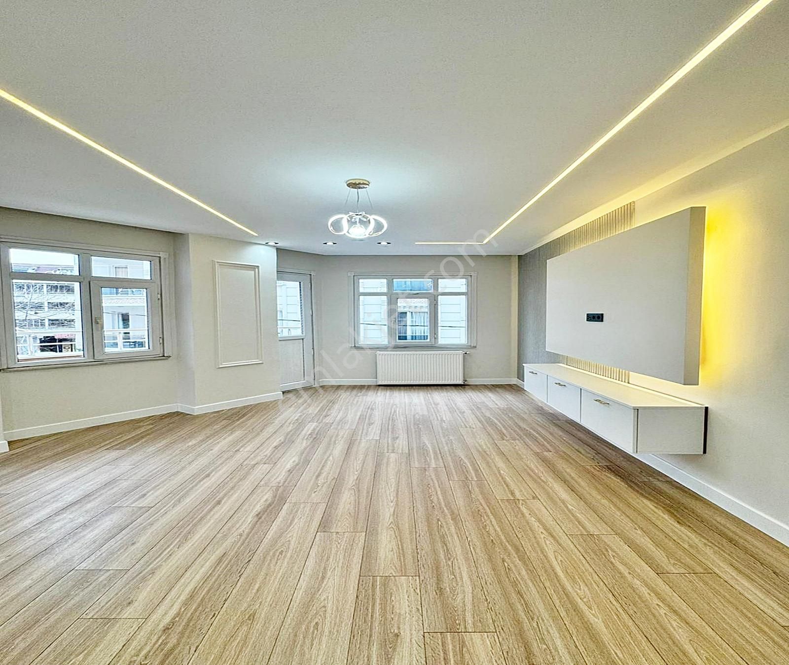 Kıraç Hürriyet Mah. 2+1 Kat.1 Çift Balkonlu Daire 3.310.000tl - Görsel 24