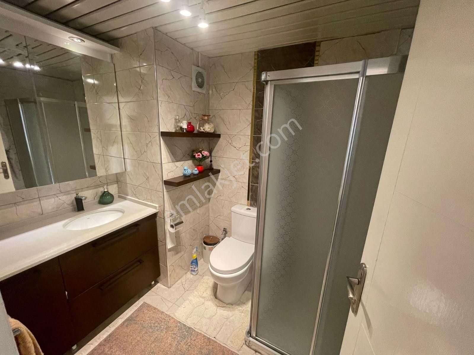 Bilgen Vatan'dan Yeşiltepe Cadde'de Emsalsiz Manzaralı Megalüks Yapılı 4+1 Site Dairesi - Görsel 21