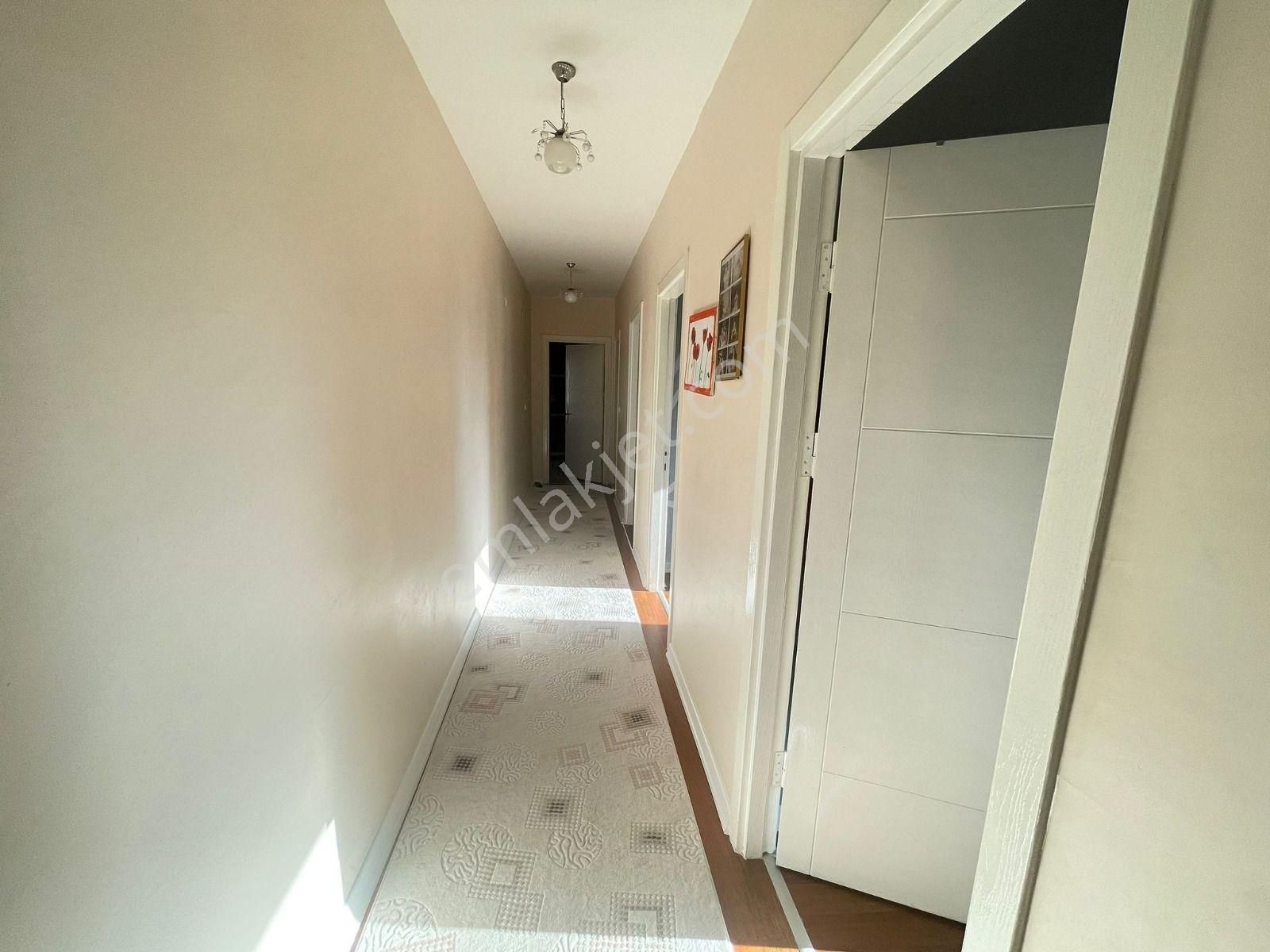 Bilgen Vatan'dan Yeşiltepe Cadde'de Emsalsiz Manzaralı Megalüks Yapılı 4+1 Site Dairesi - Görsel 18