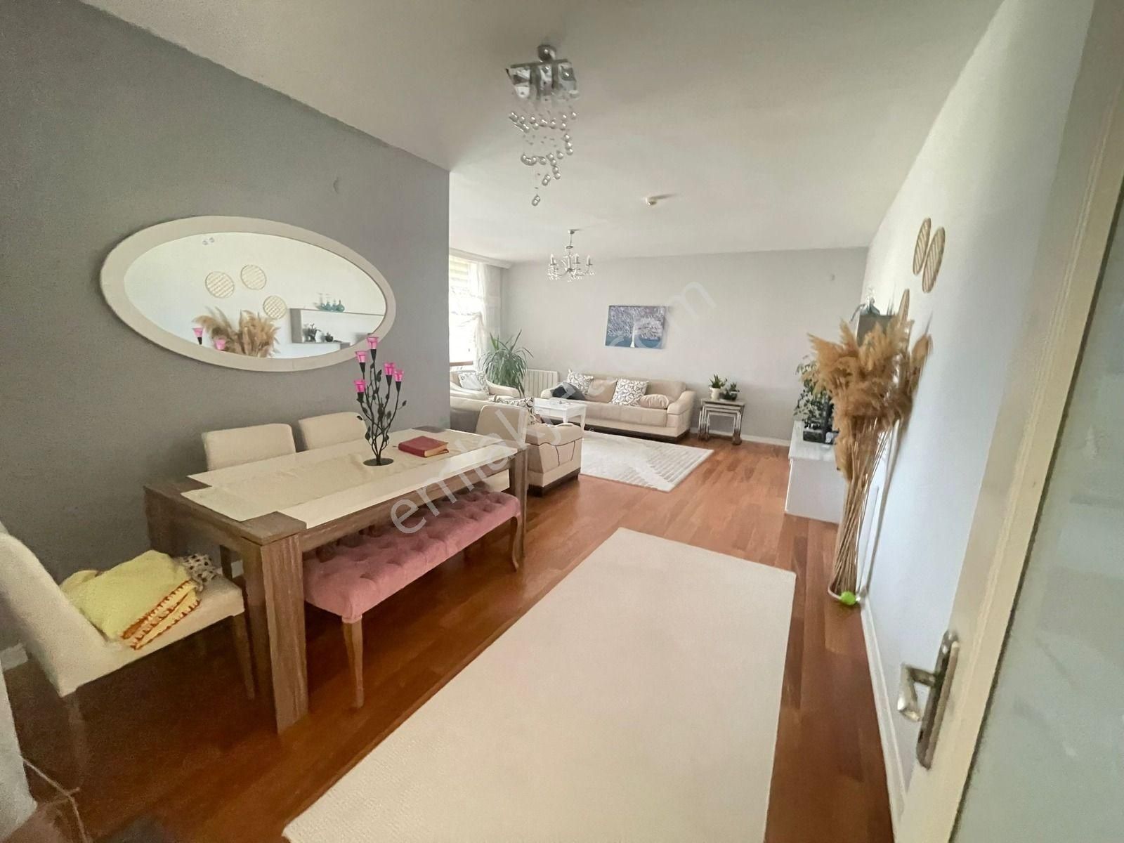 Bilgen Vatan'dan Yeşiltepe Cadde'de Emsalsiz Manzaralı Megalüks Yapılı 4+1 Site Dairesi - Görsel 10