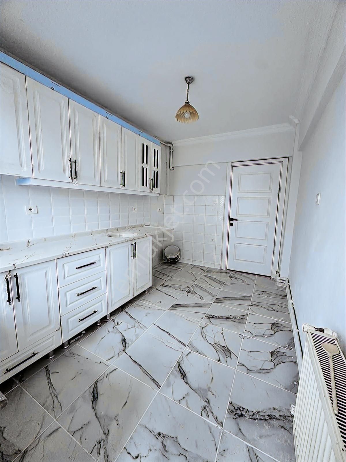 Agm'den Sitede 3+1 İçi Ful Yapalı Ara Kat Satılık Daire