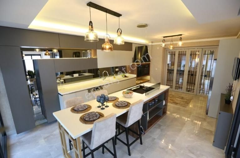 Arissa Göksu'da Göl Manzaralı Ön Cephe Satılık 4.5+1 Daire