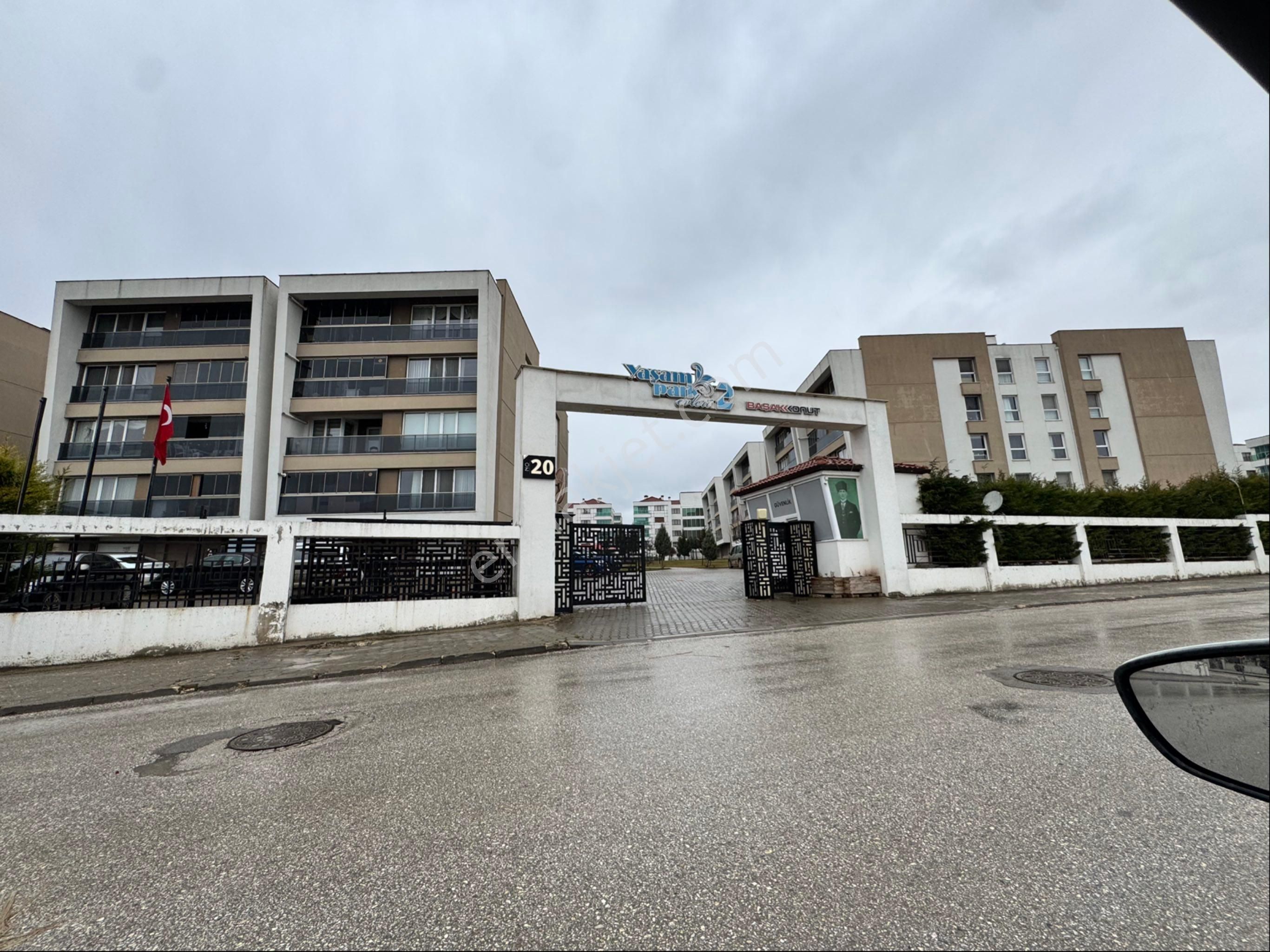 Pera'dan Vadişehir Mah. Yaşam Park2 Sitesinde 3+1 Satılık Daire - Görsel 2