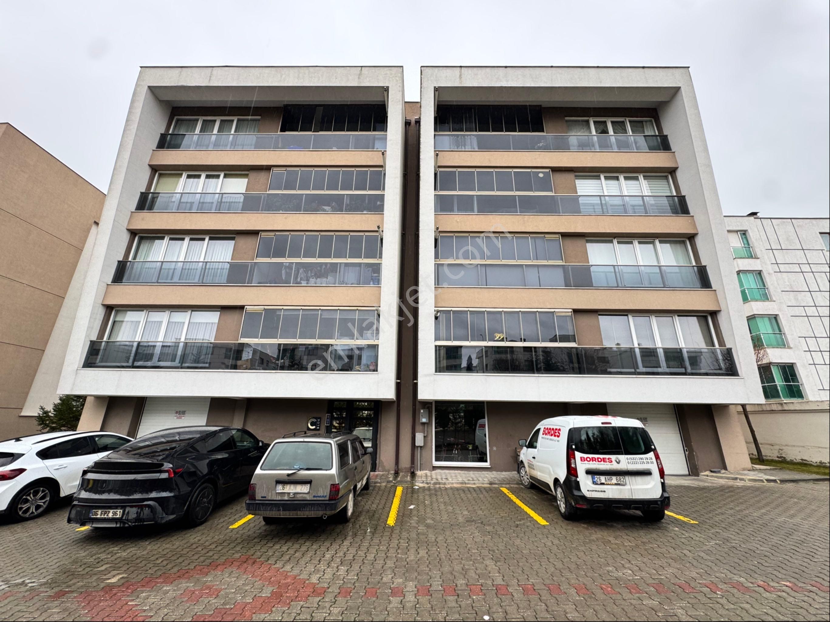 Pera'dan Vadişehir Mah. Yaşam Park2 Sitesinde 3+1 Satılık Daire - Görsel 3