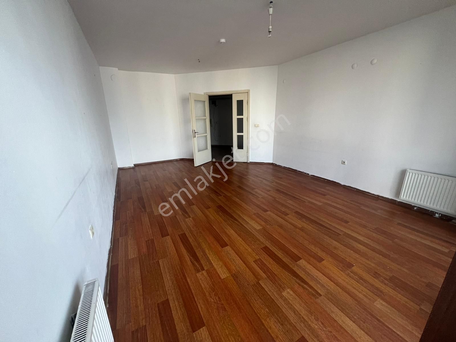 Bilgen Vatan'dan Yeşiltepe'de Ana Cadde Üzeri 3+1 3. Kat Konumunda Manzaralı Satılık - Görsel 18