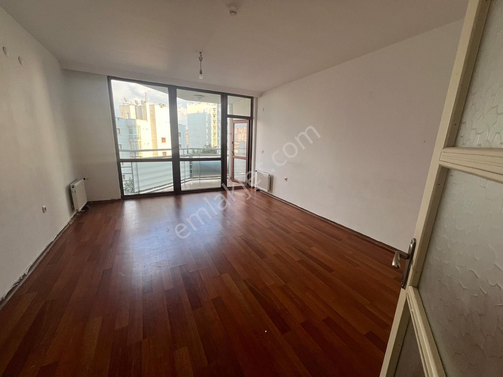 Bilgen Vatan'dan Yeşiltepe'de Ana Cadde Üzeri 3+1 3. Kat Konumunda Manzaralı Satılık - Görsel 11