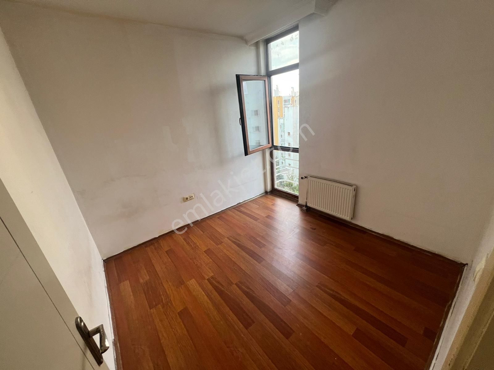 Bilgen Vatan'dan Yeşiltepe'de Ana Cadde Üzeri 3+1 3. Kat Konumunda Manzaralı Satılık - Görsel 3