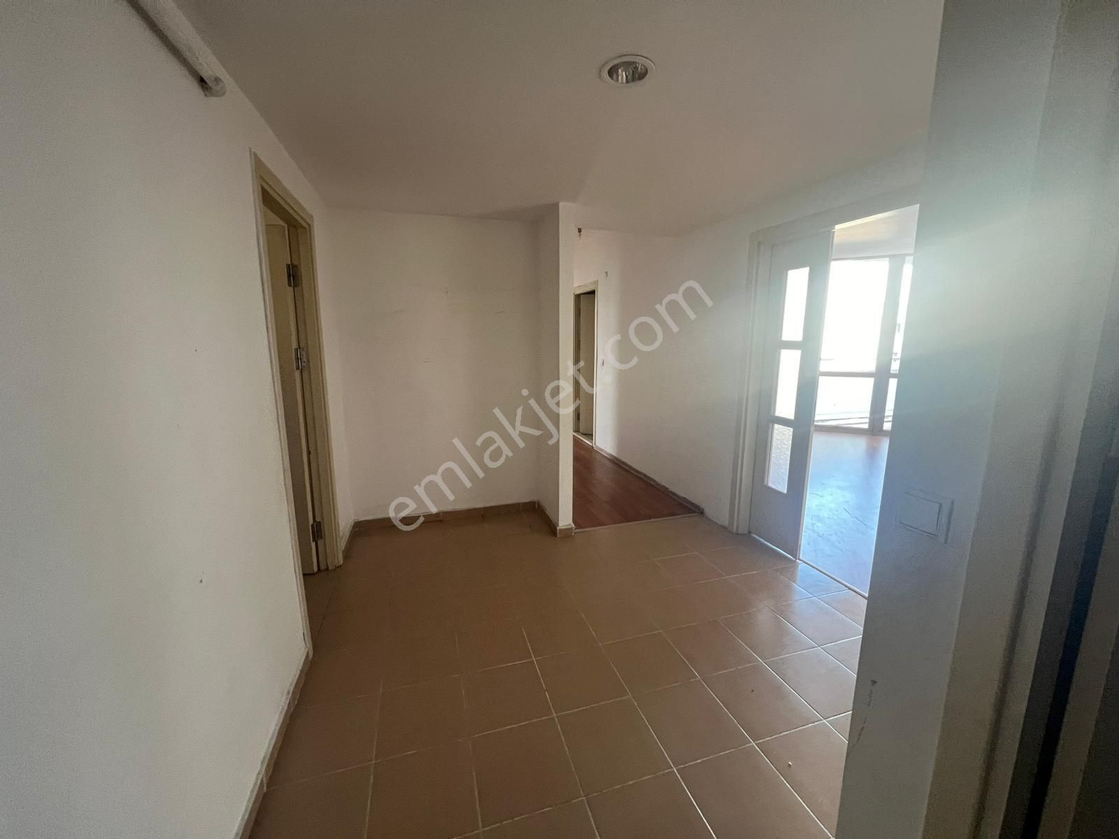 Bilgen Vatan'dan Yeşiltepe'de Ana Cadde Üzeri 3+1 3. Kat Konumunda Manzaralı Satılık - Görsel 10