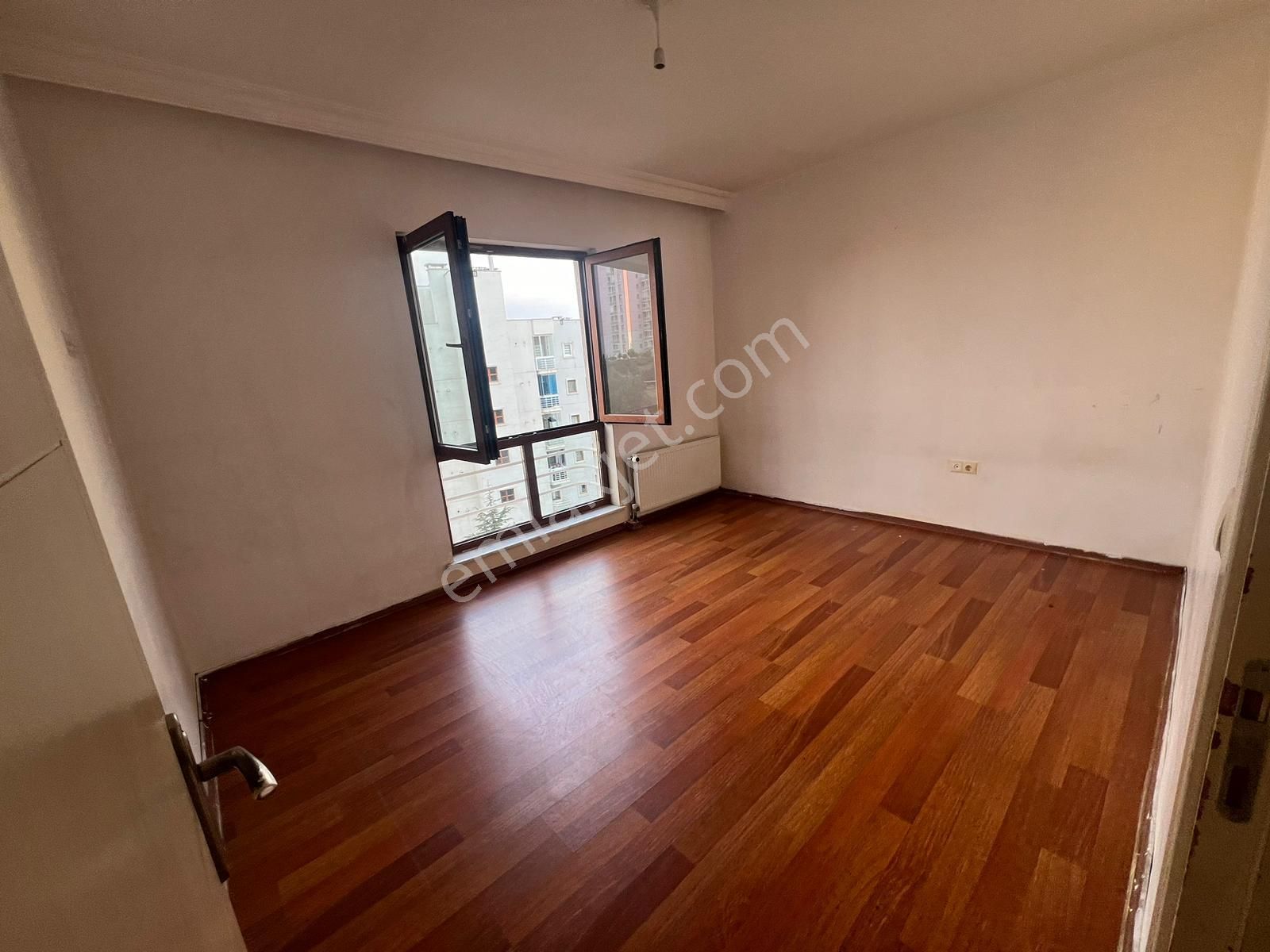 Bilgen Vatan'dan Yeşiltepe'de Ana Cadde Üzeri 3+1 3. Kat Konumunda Manzaralı Satılık - Görsel 5