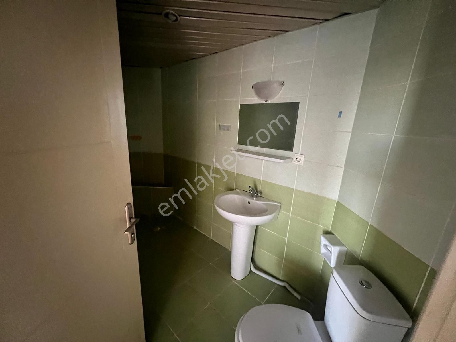 Bilgen Vatan'dan Yeşiltepe'de Ana Cadde Üzeri 3+1 3. Kat Konumunda Manzaralı Satılık - Görsel 7